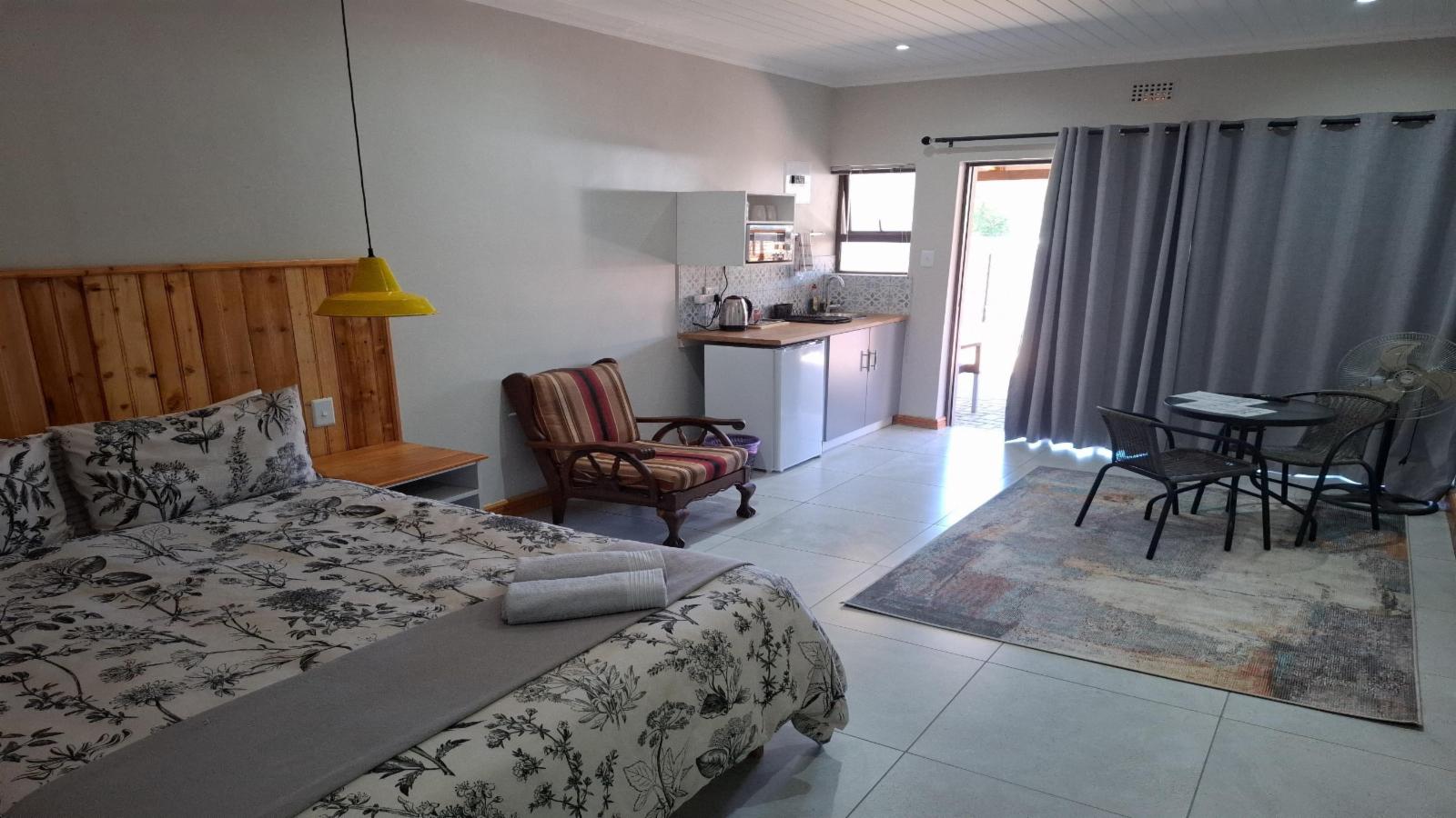 Room 2 — Photo of the whole room