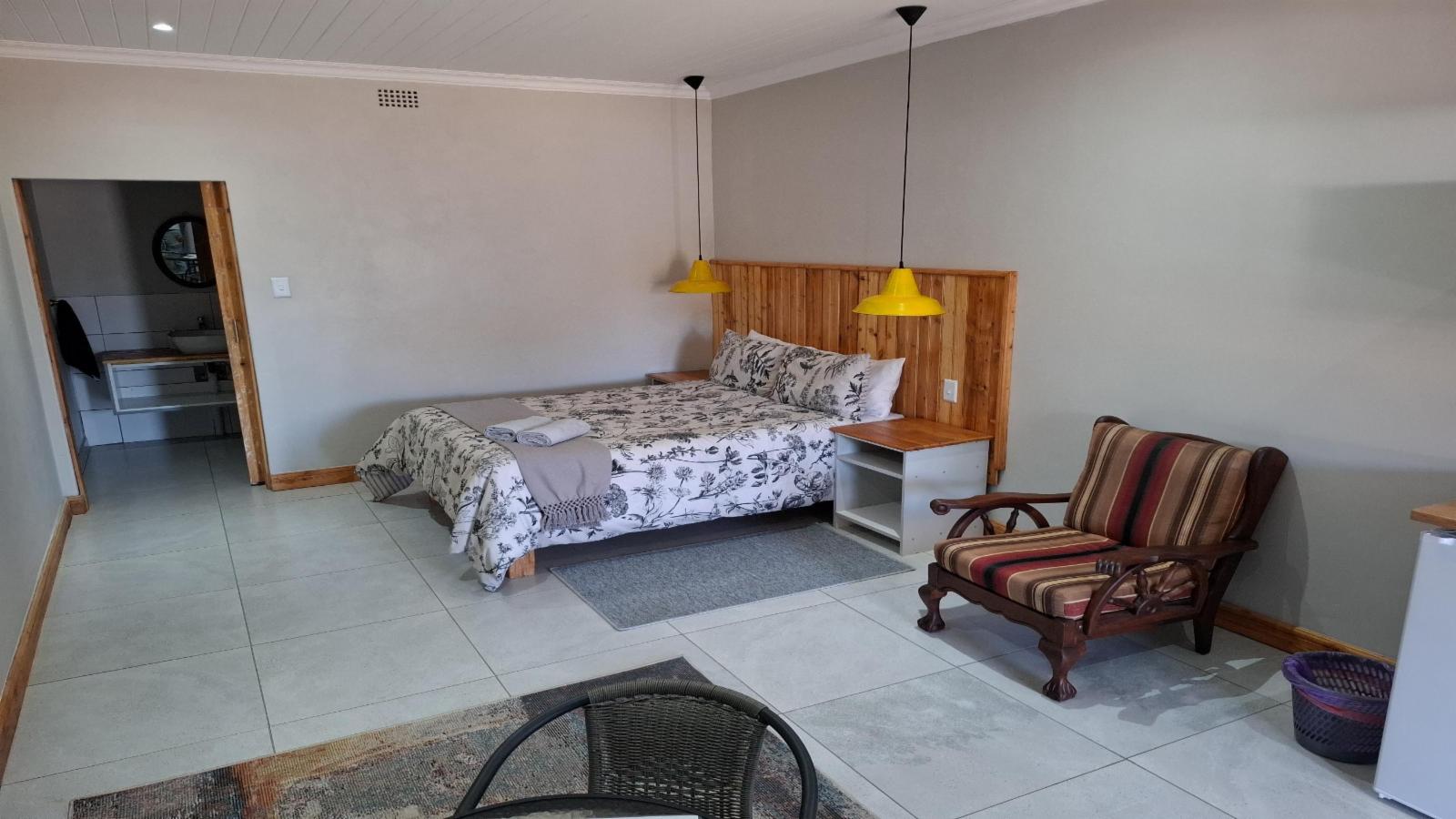 Room 2 — Photo of the whole room