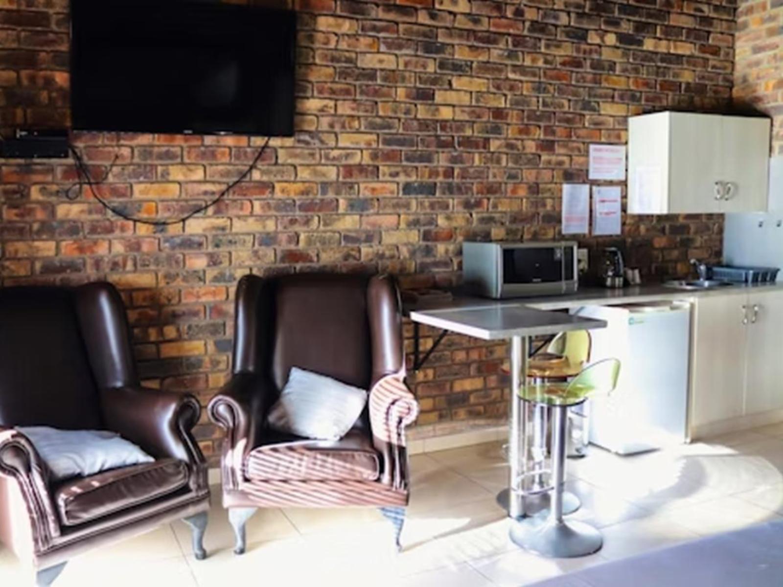 Room 1 — Kitchenette