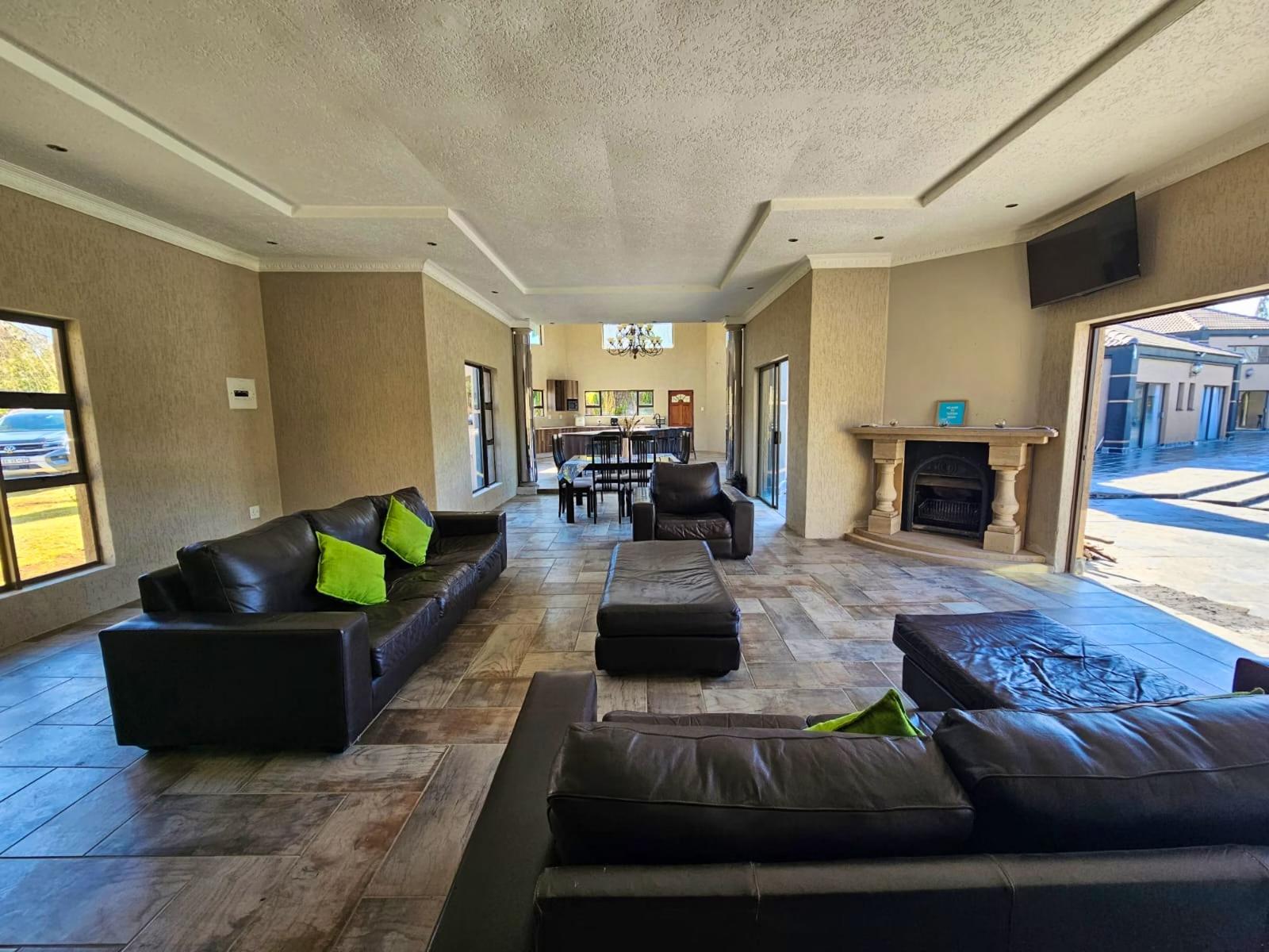 Communal lounge/ TV room