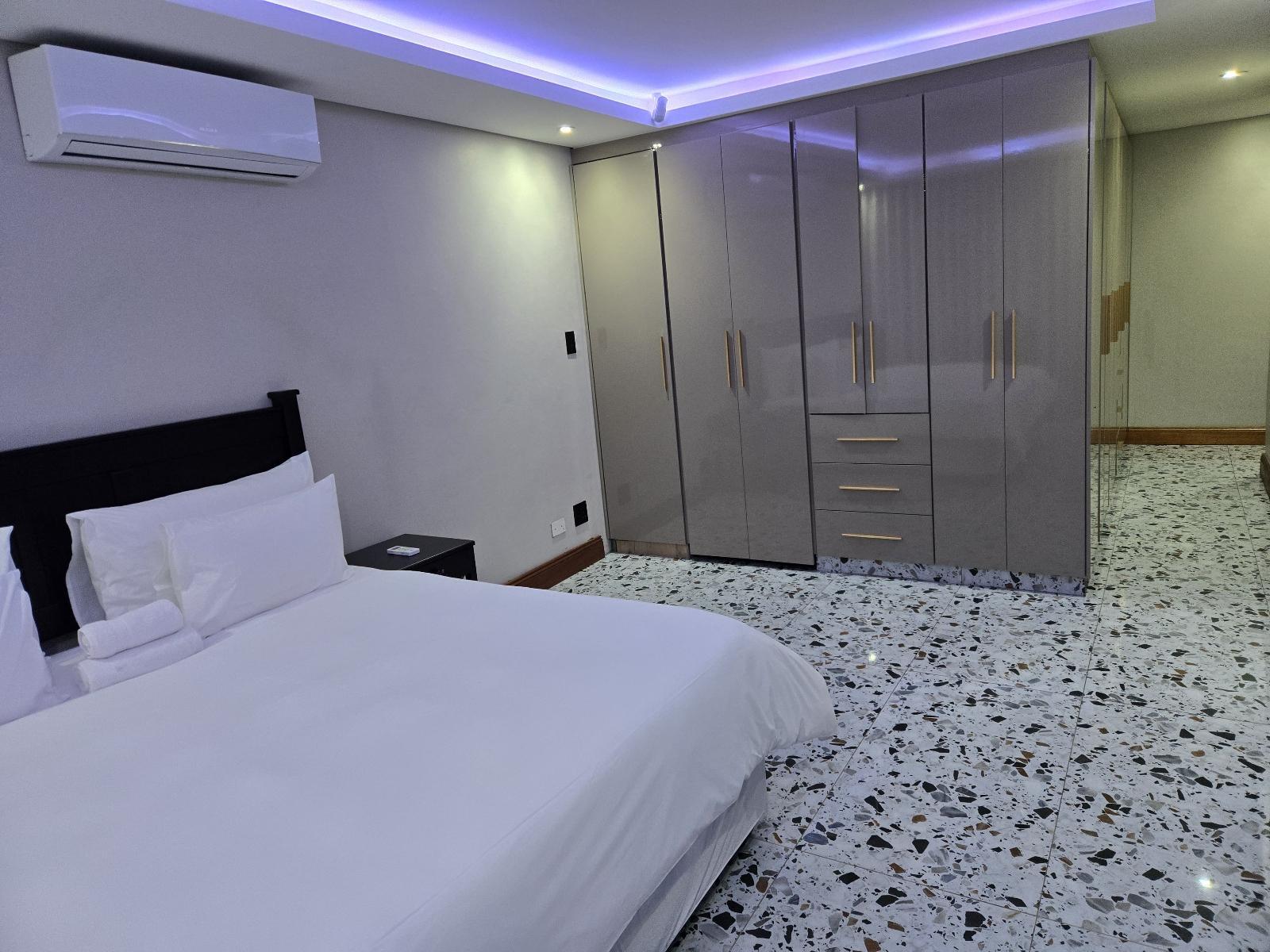 Room 1 — Photo of the whole room