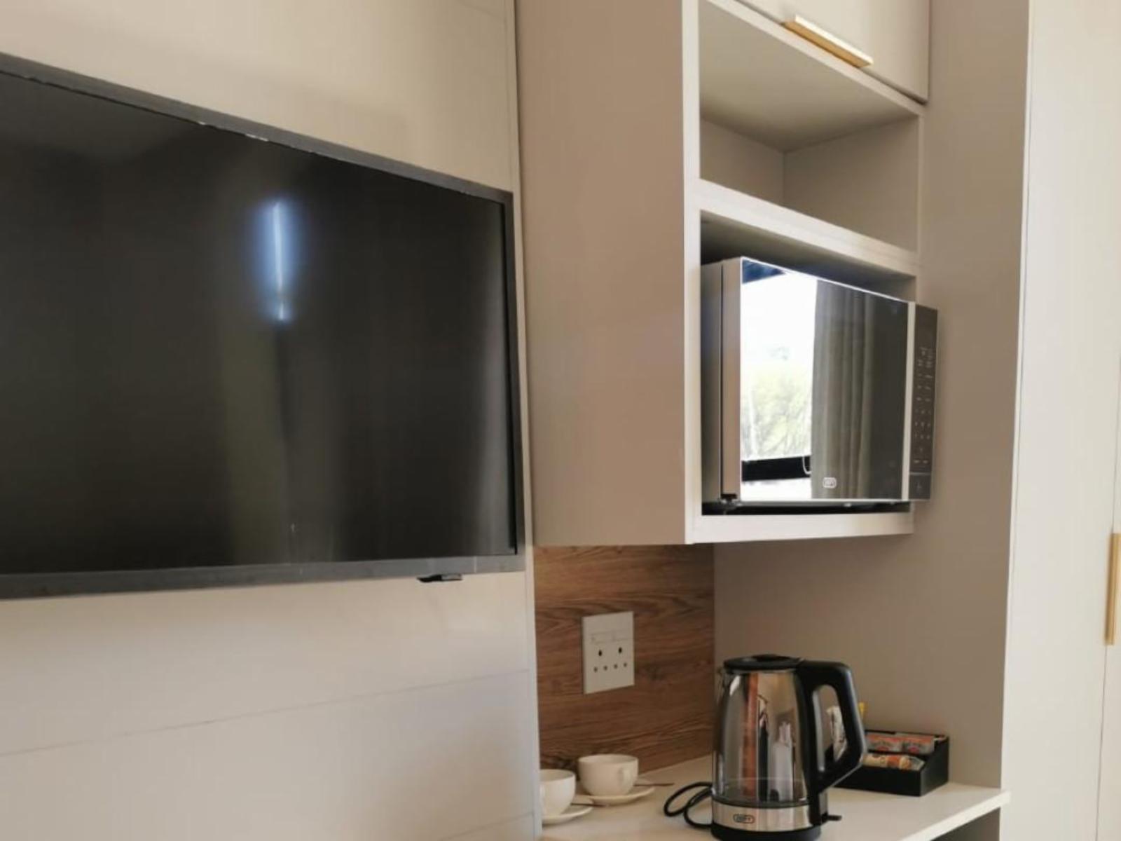 Room 1 — Kitchenette