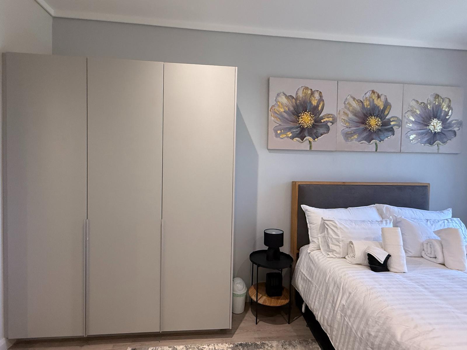 Room 1 — Photo of the whole room