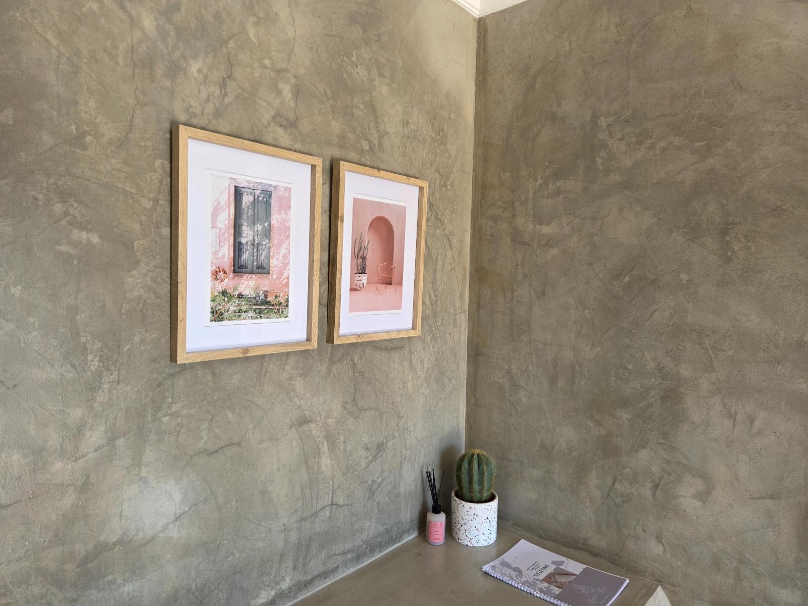 Room 1 — Decorative detail