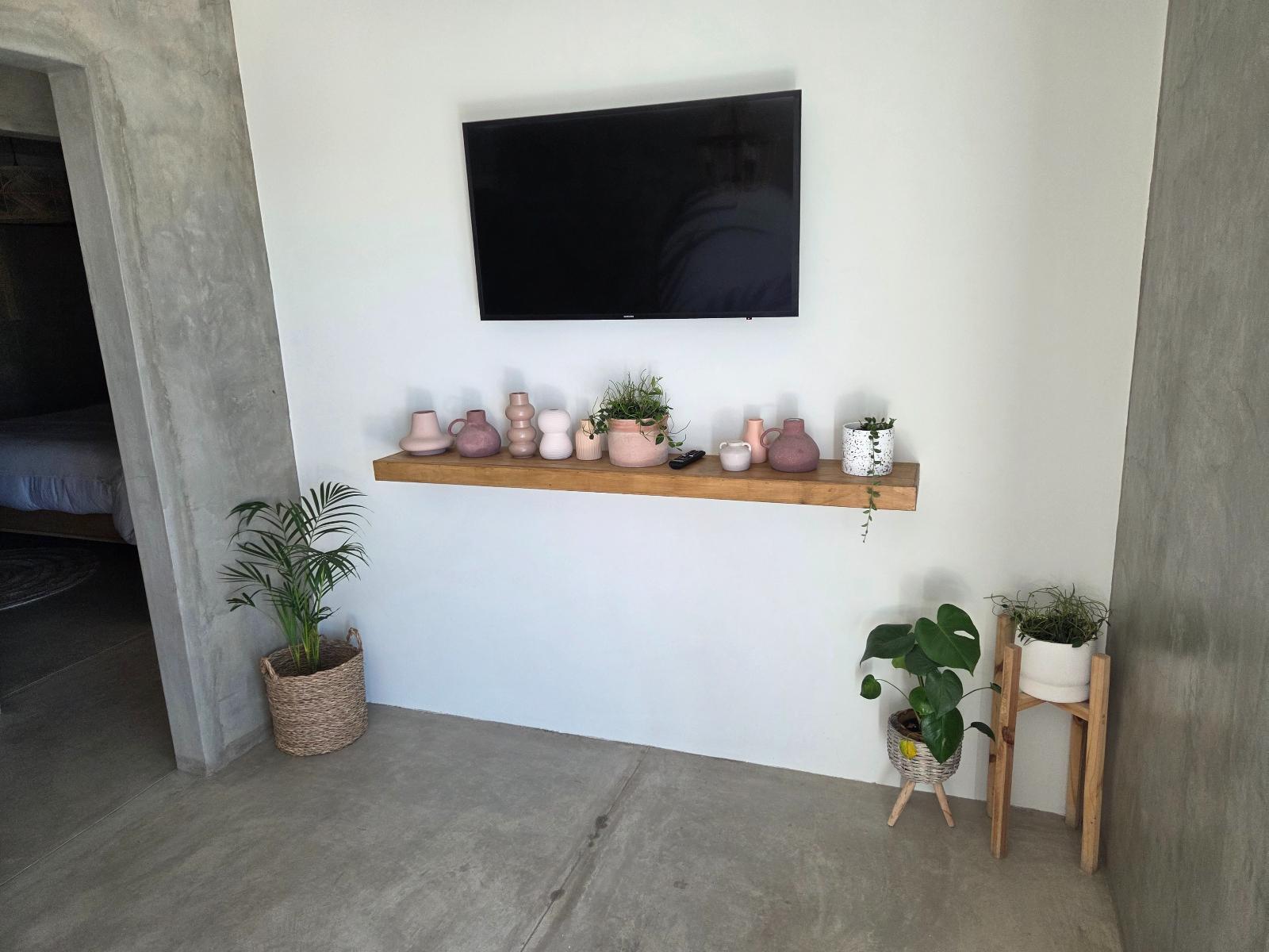 Room 1 — TV and multimedia