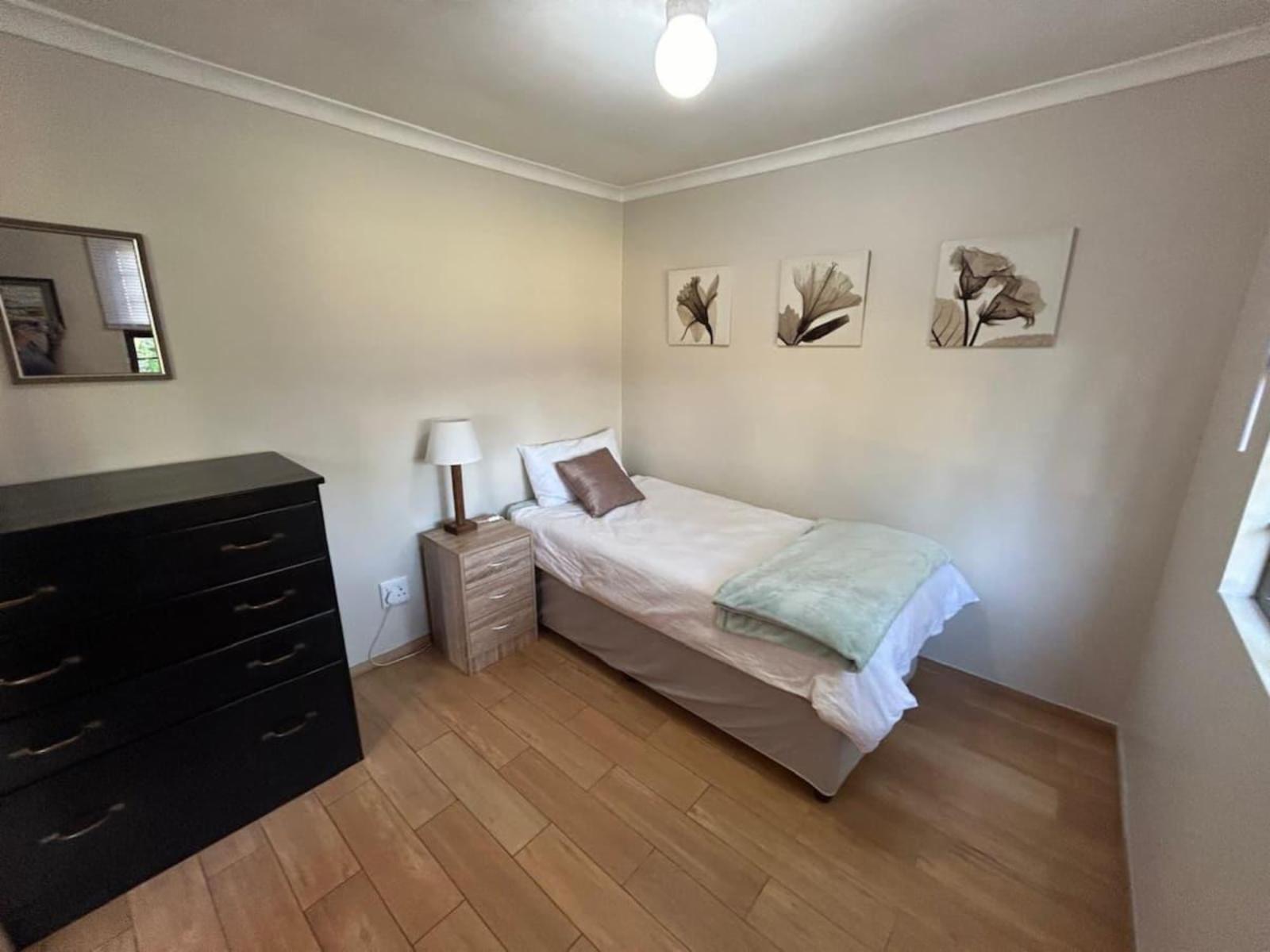 Room 1 — Photo of the whole room