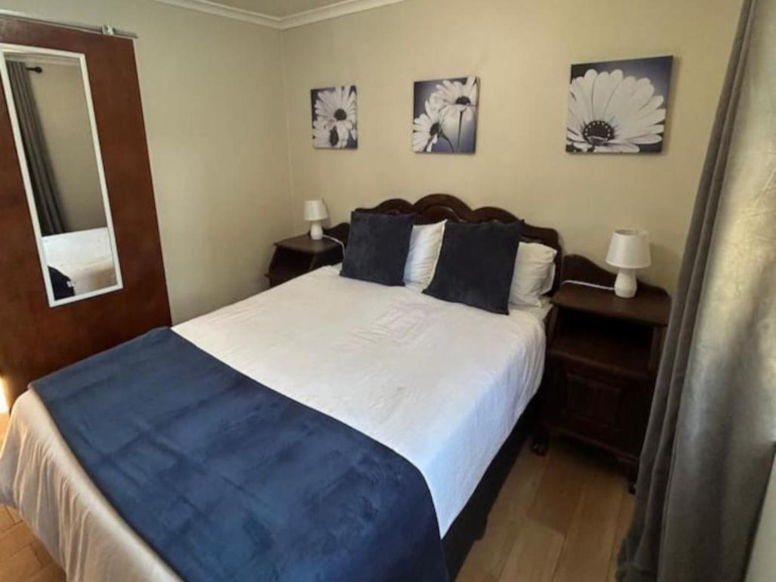 Room 1 — Photo of the whole room