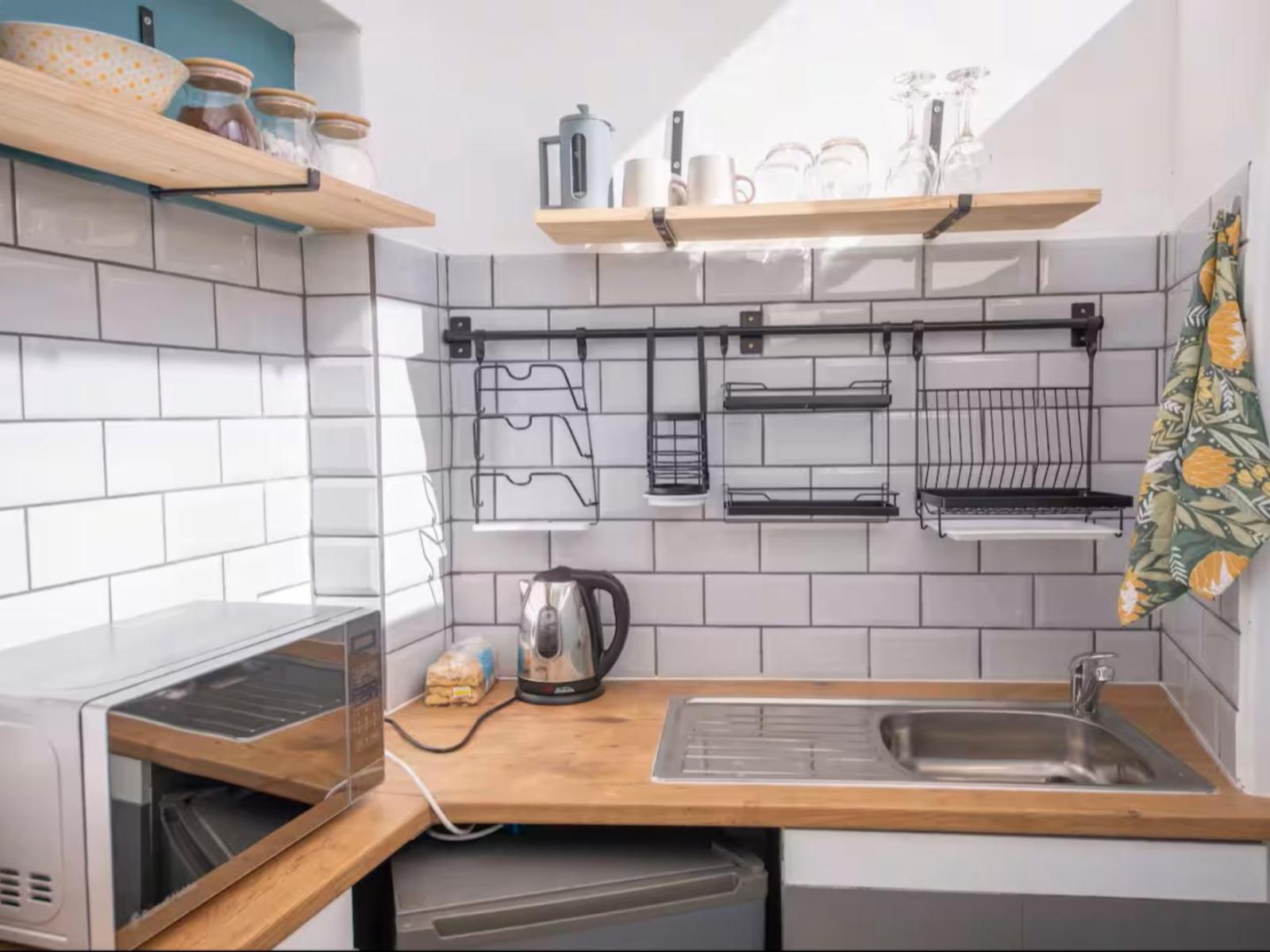Room 1 — Kitchenette