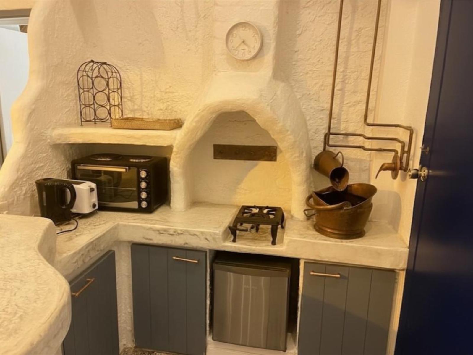 Room 1 — Kitchenette