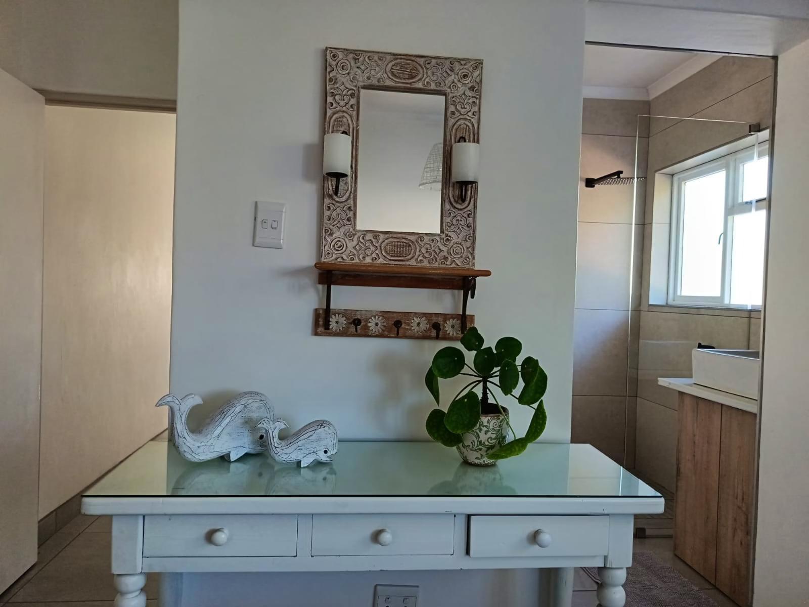 Room 1 — Decorative detail
