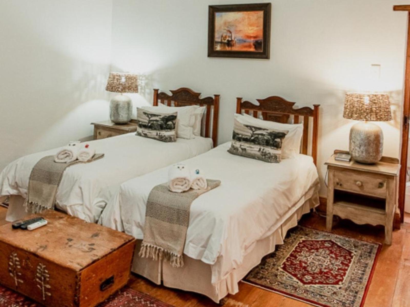 Room 2 — Photo of the whole room