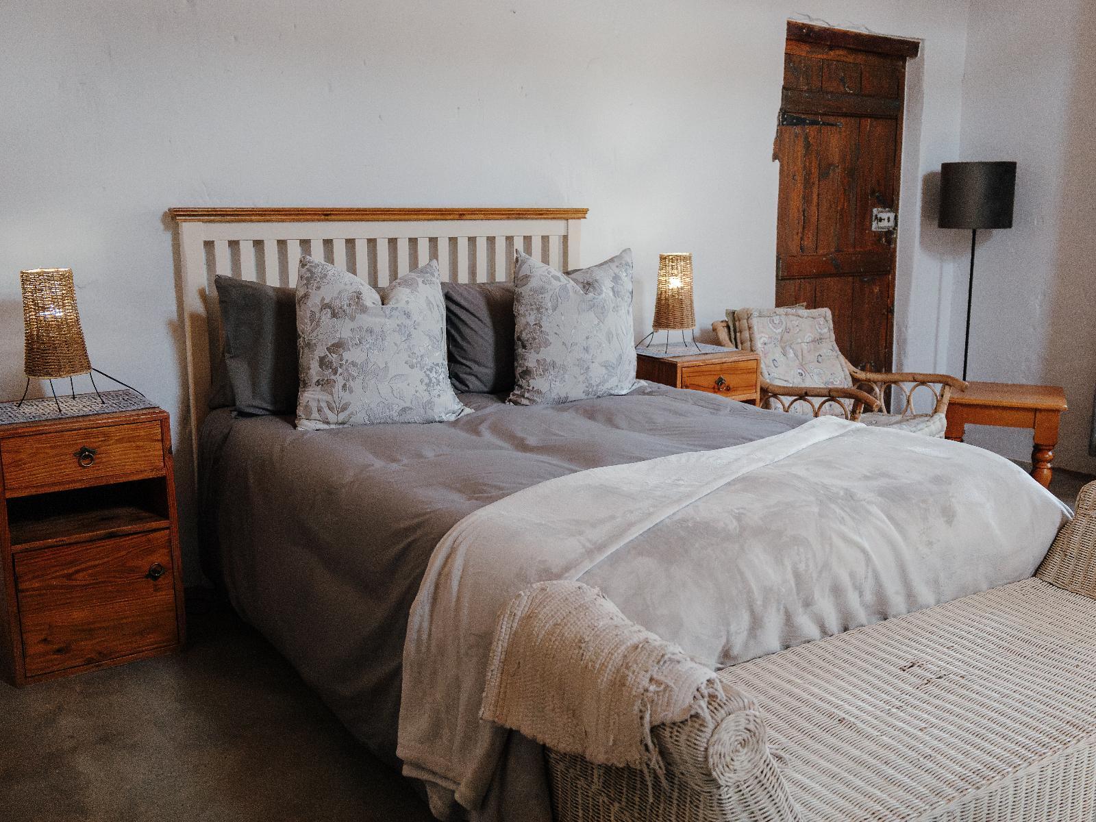 Room 2 — Photo of the whole room