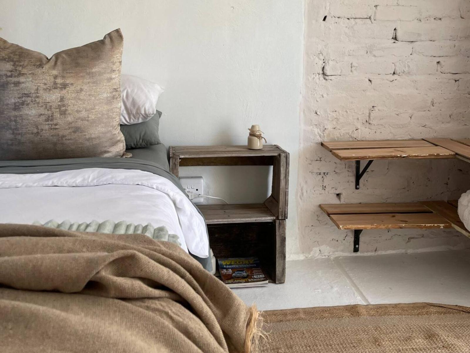 Room 5 — Bed