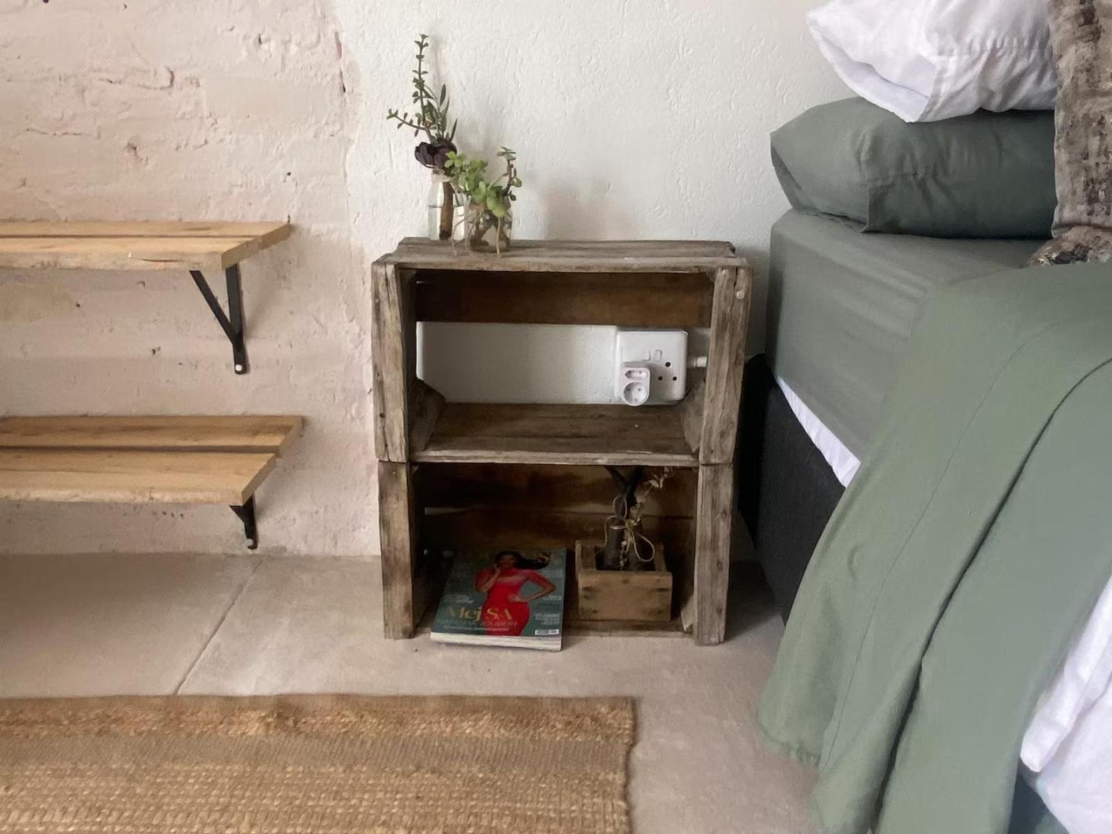 Room 5 — Decorative detail