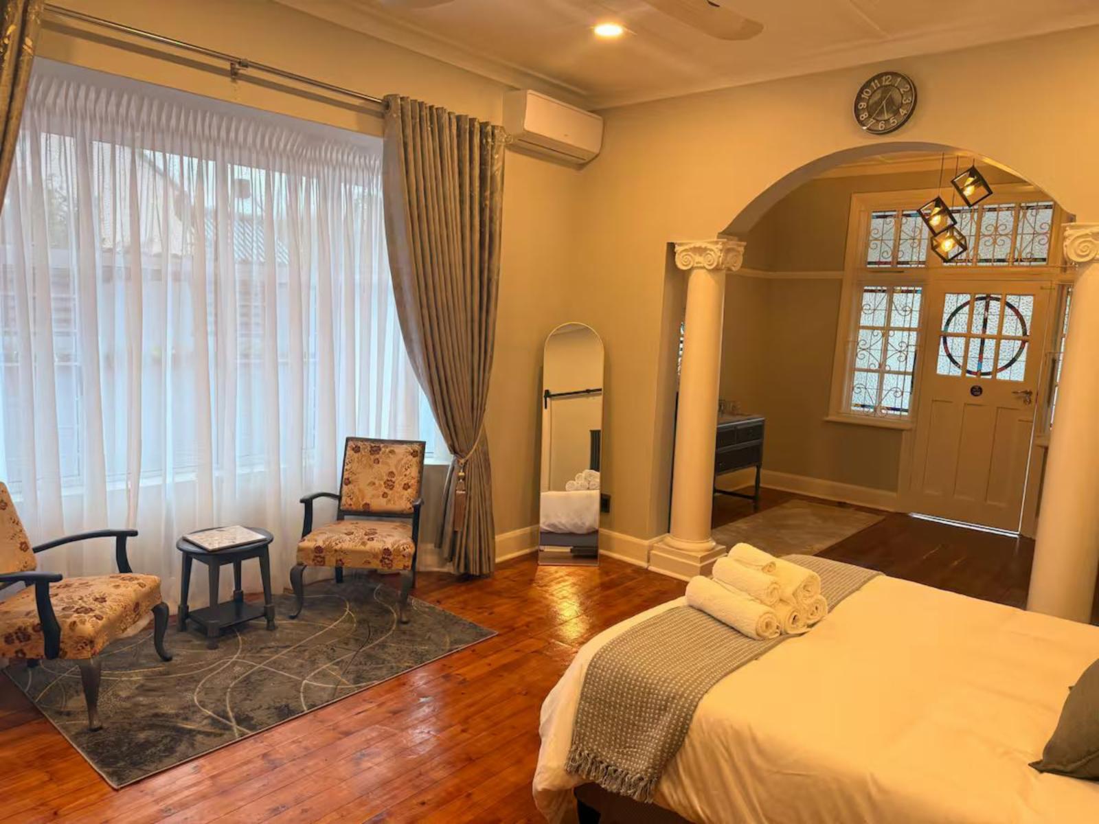 Room 1 — Photo of the whole room