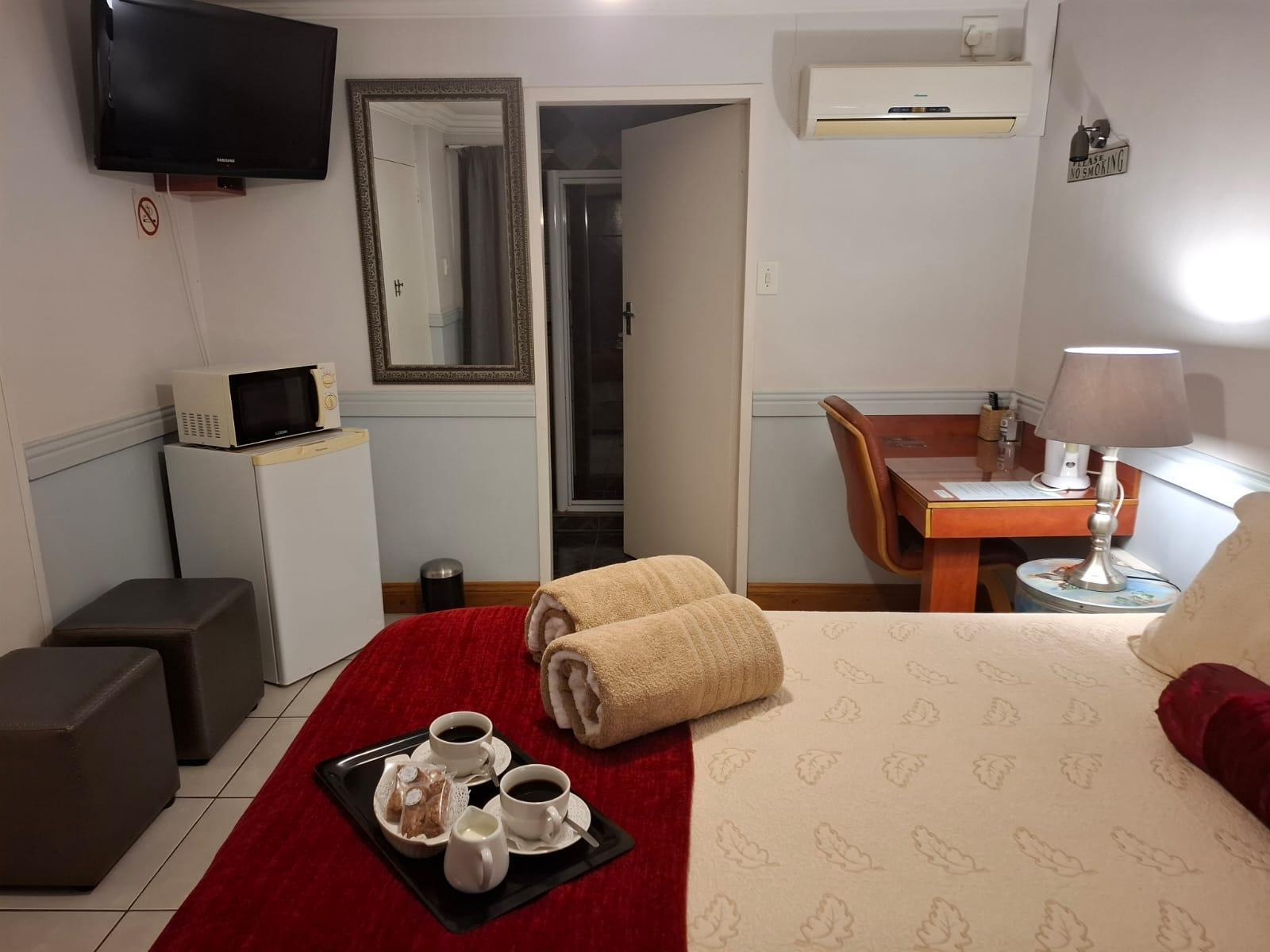 Room 1 — Photo of the whole room