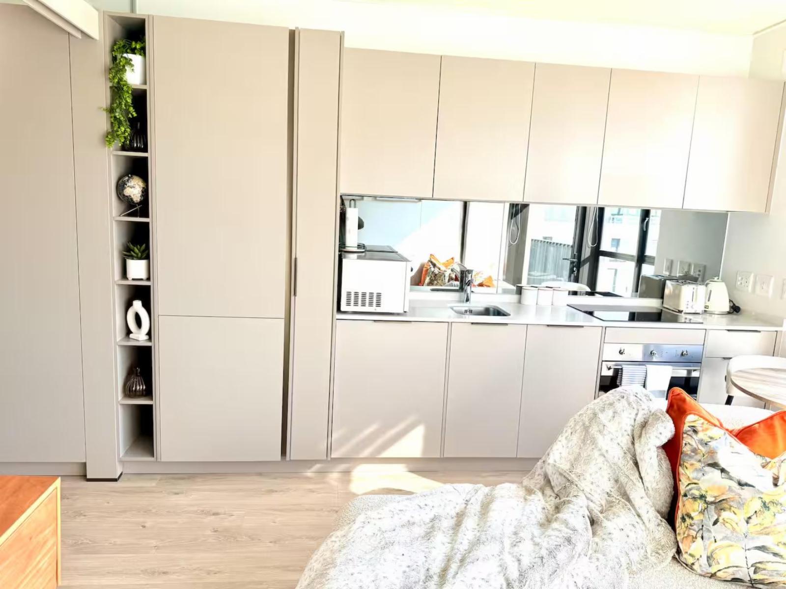 Room 1 — Kitchenette