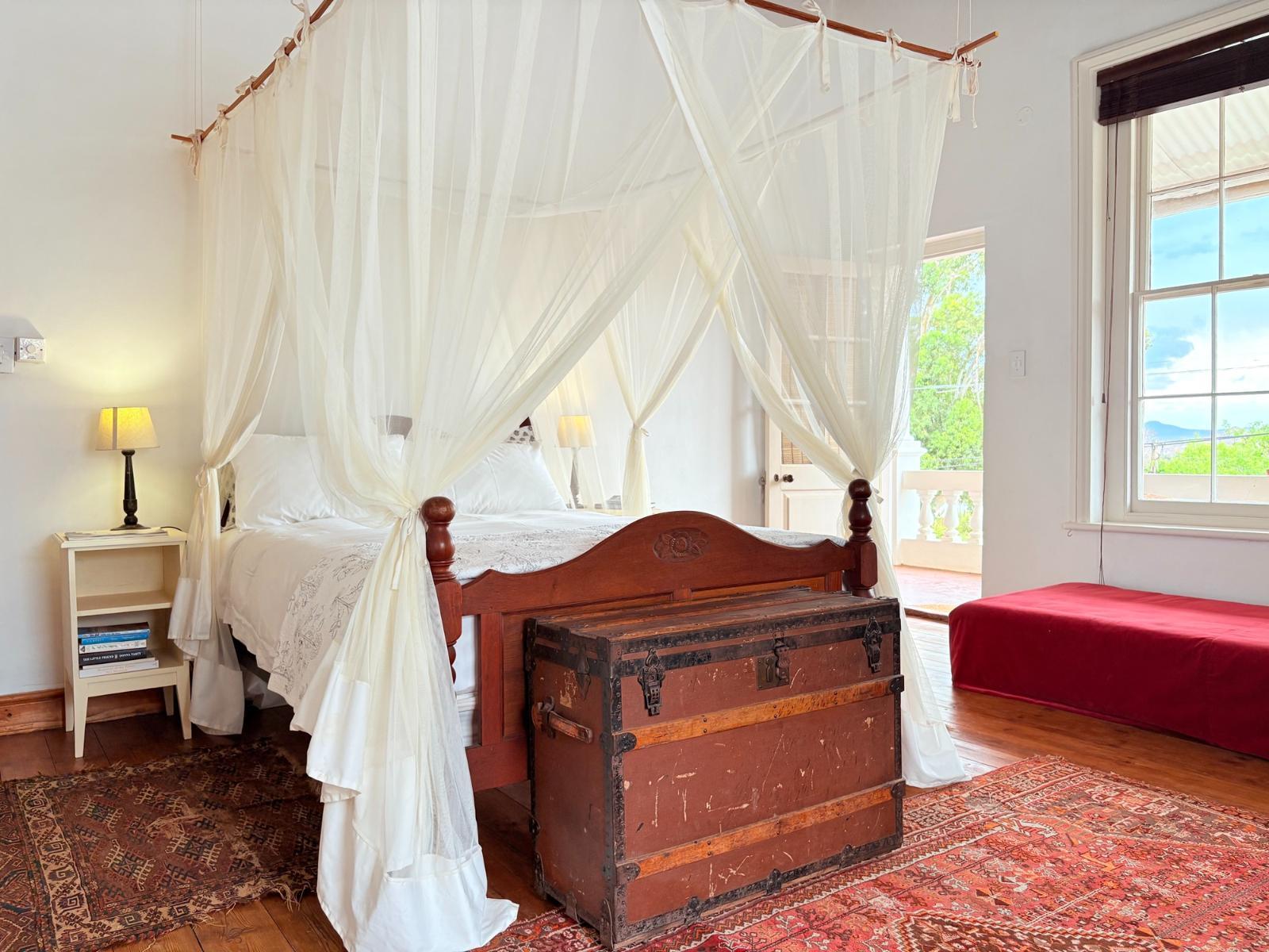 Room 1 — Photo of the whole room