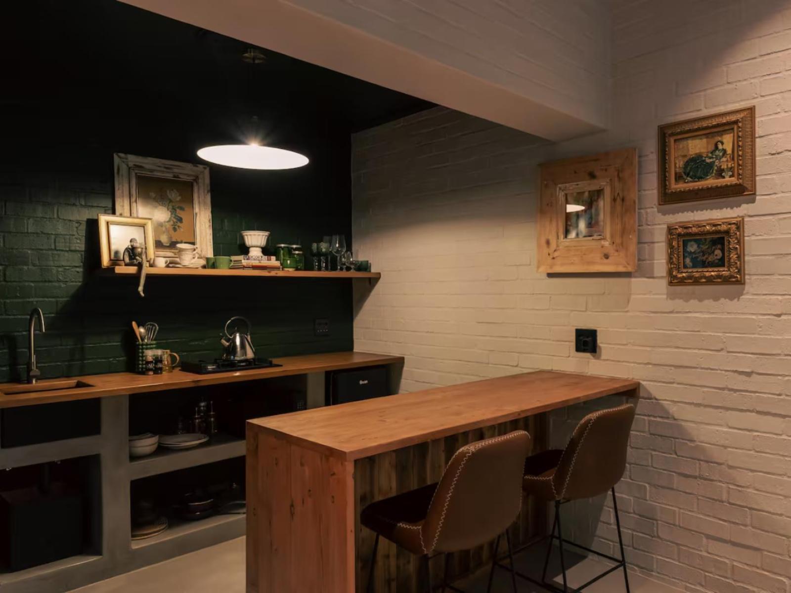 Room 1 — Kitchenette