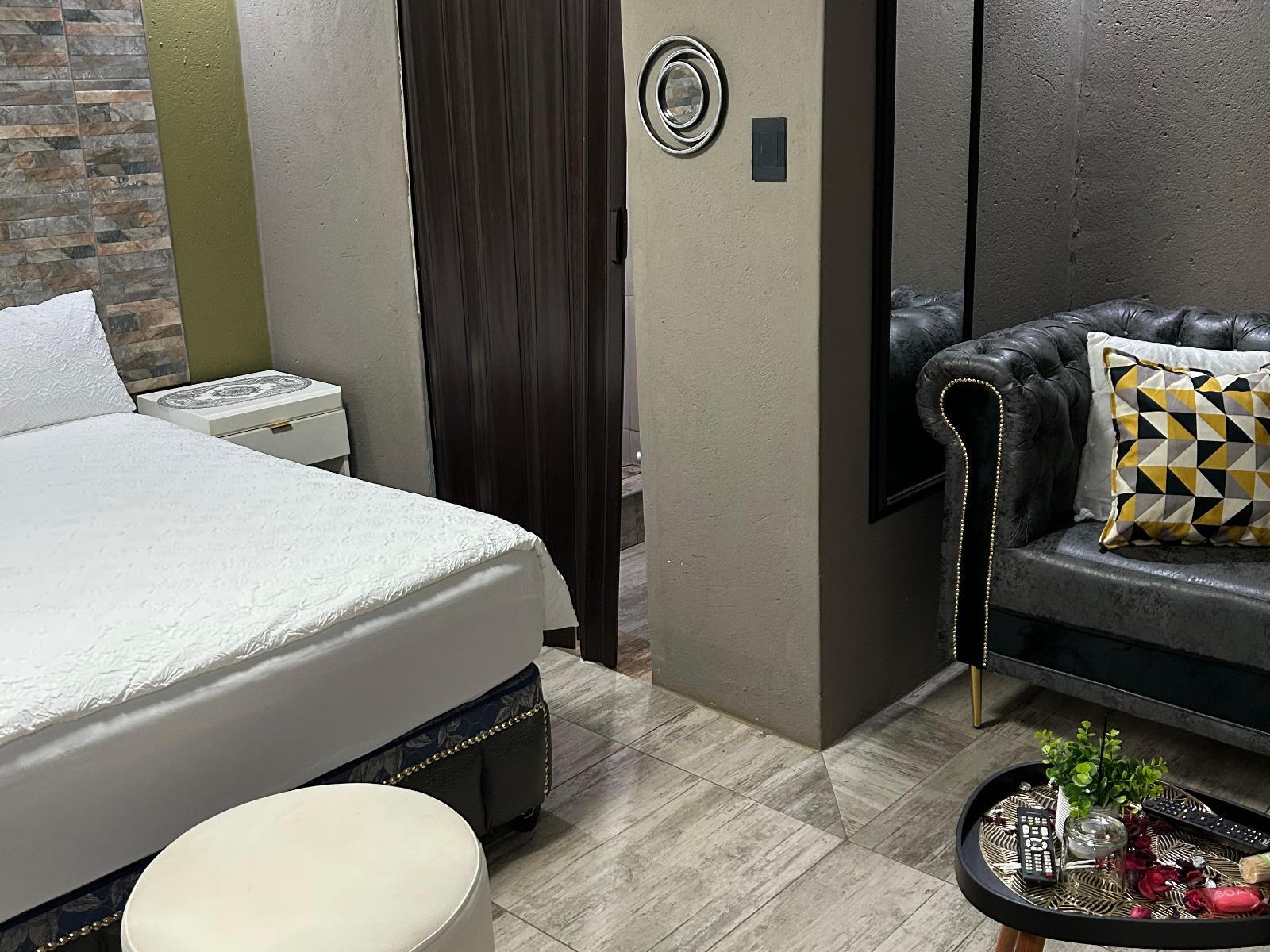 Room 1 — Photo of the whole room