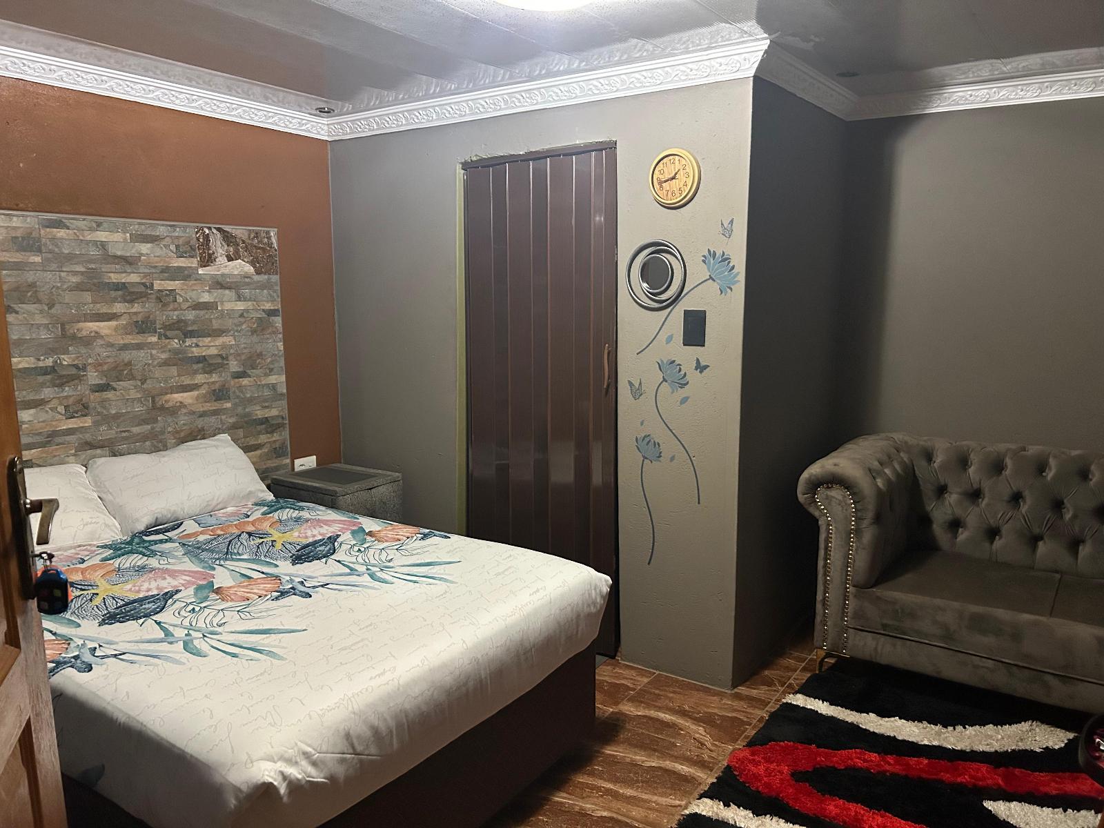 Room 1 — Photo of the whole room