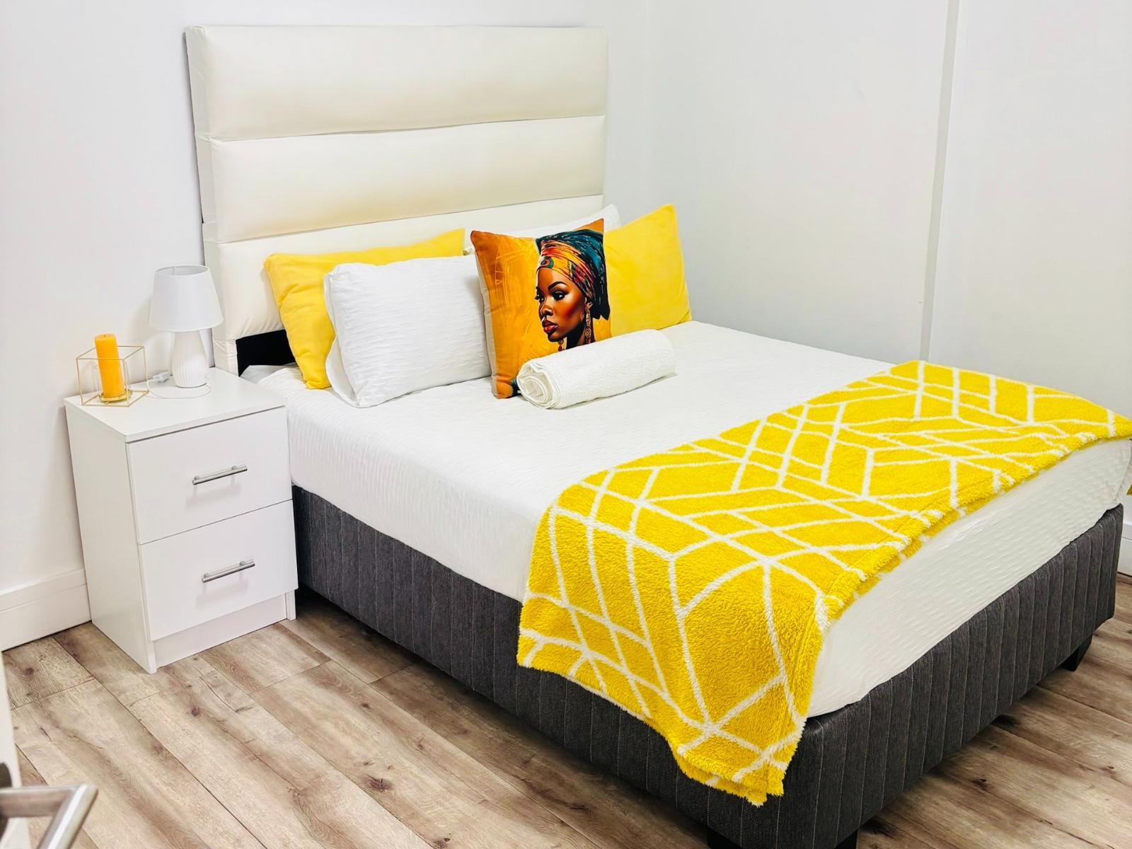 Room 1 — Photo of the whole room