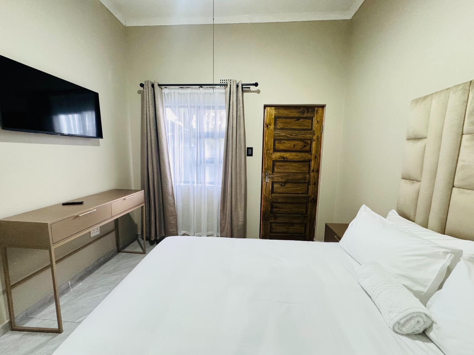 Room 2 — Photo of the whole room