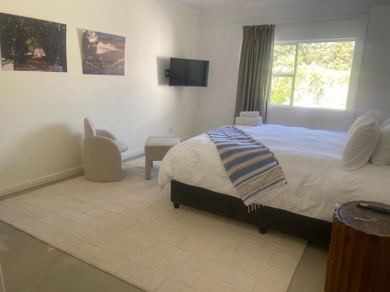 Room 1 — Photo of the whole room