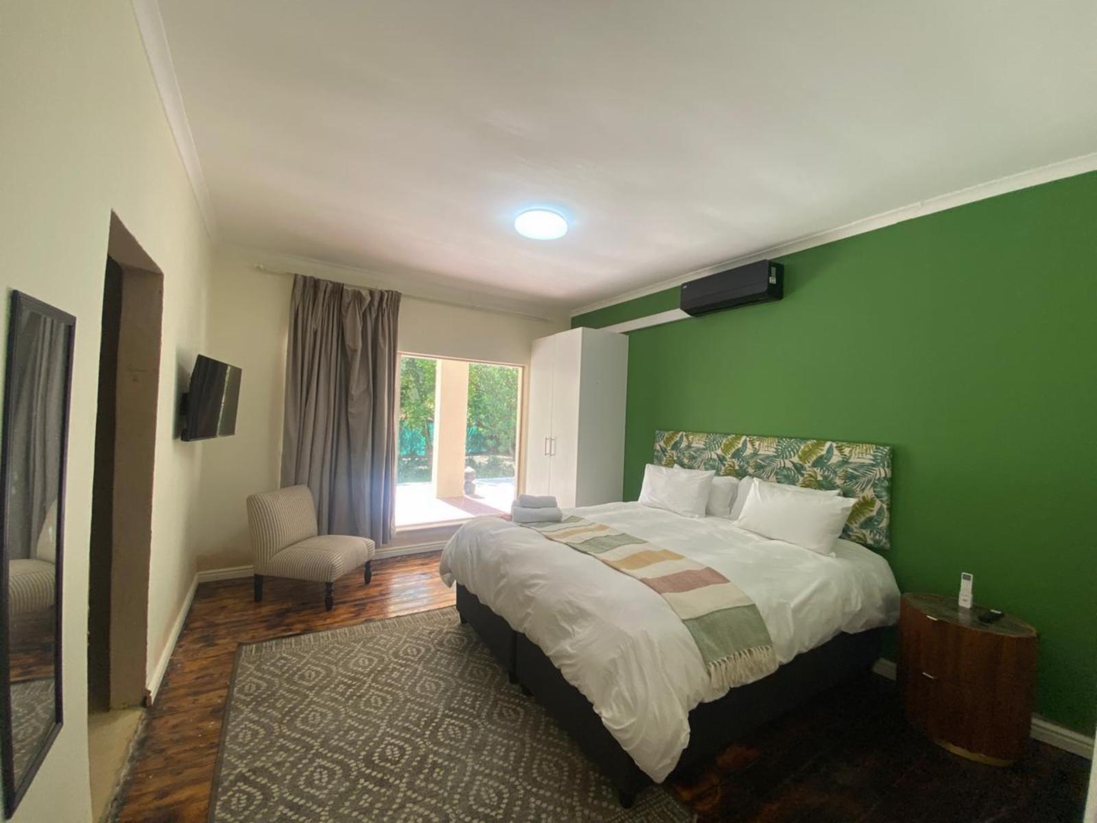 Room 1 — Photo of the whole room