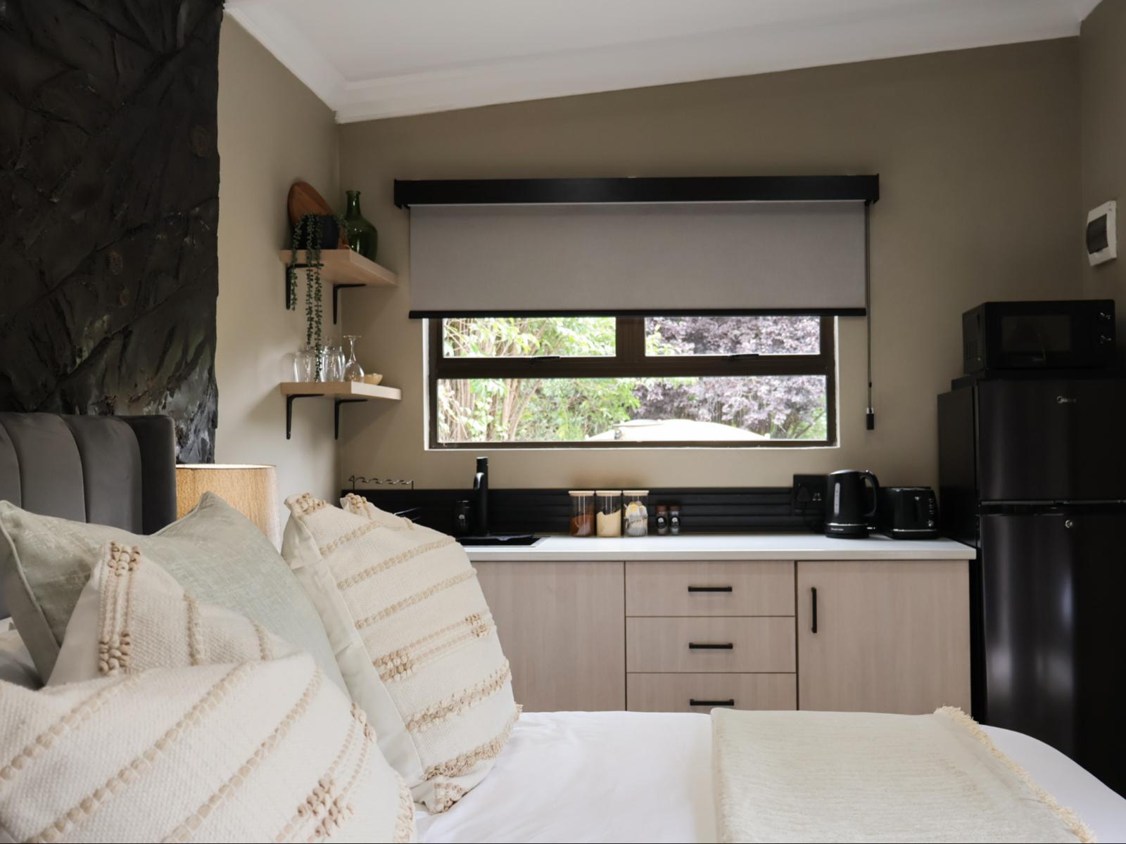 Room 5 — Kitchenette