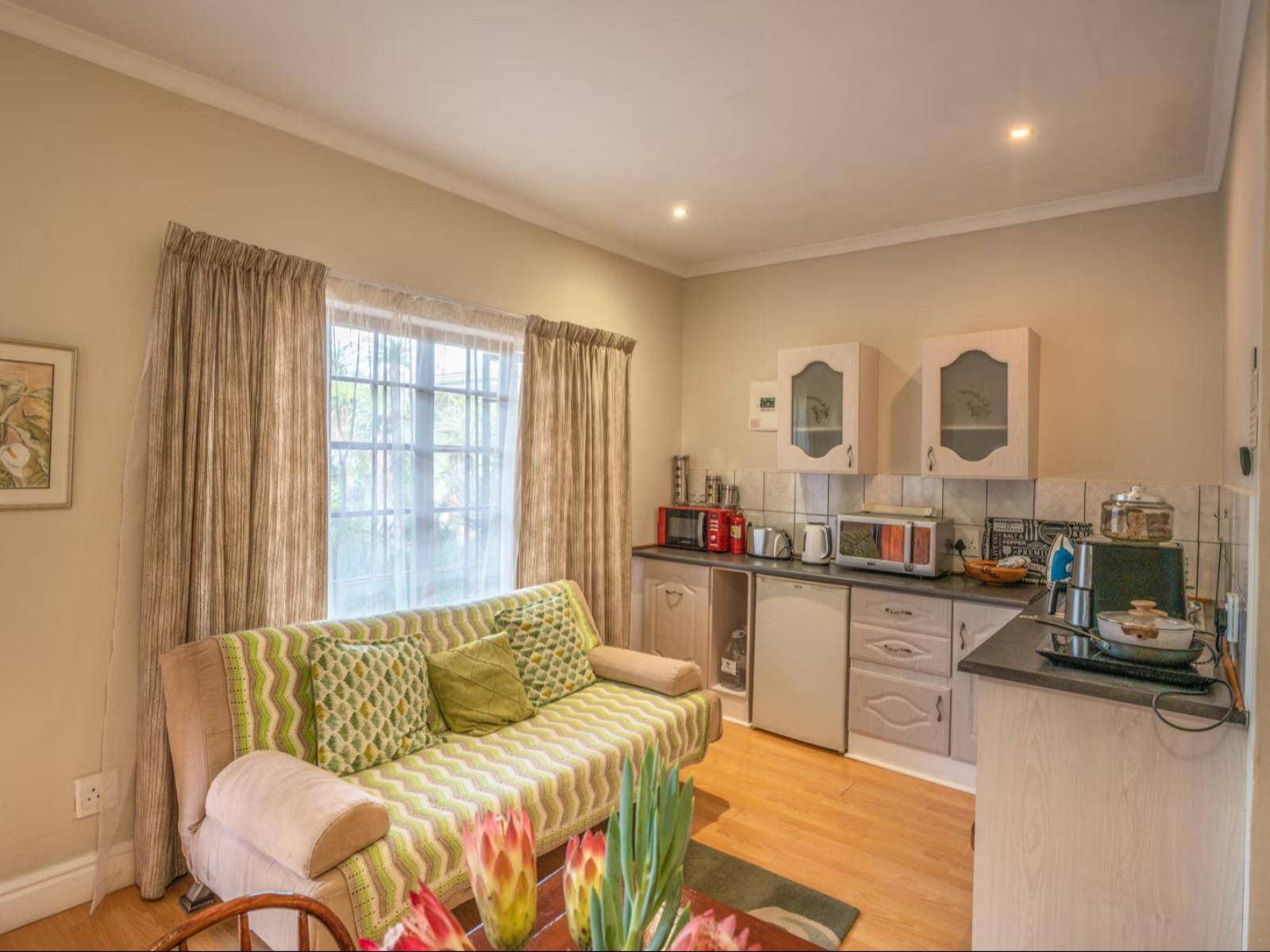 Room 1 — Kitchenette