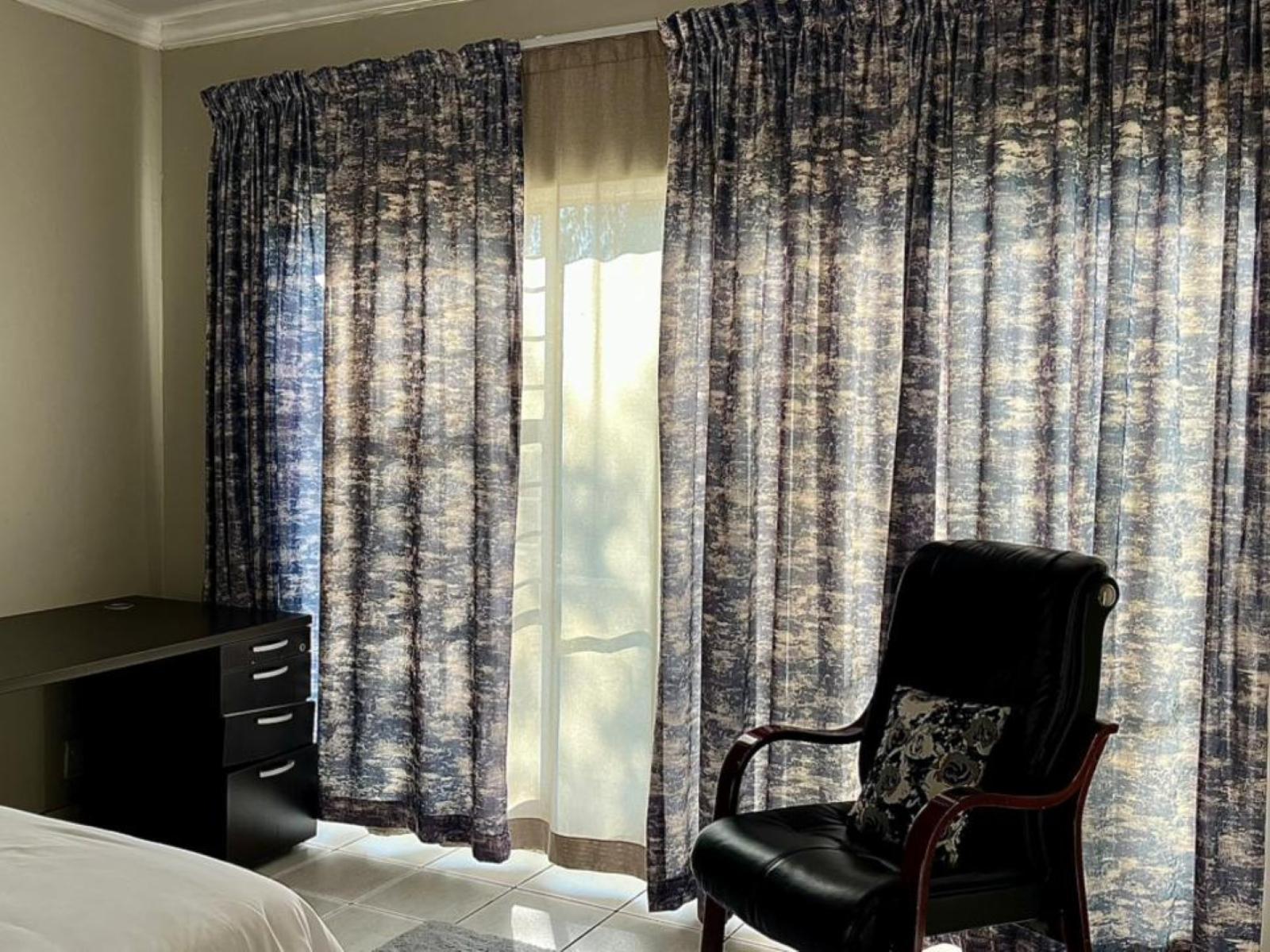 Room 1 — Photo of the whole room