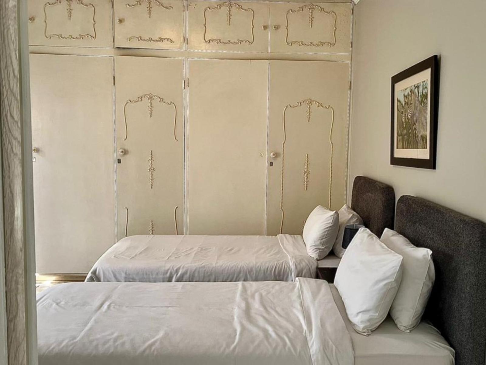 Room 1 — Photo of the whole room