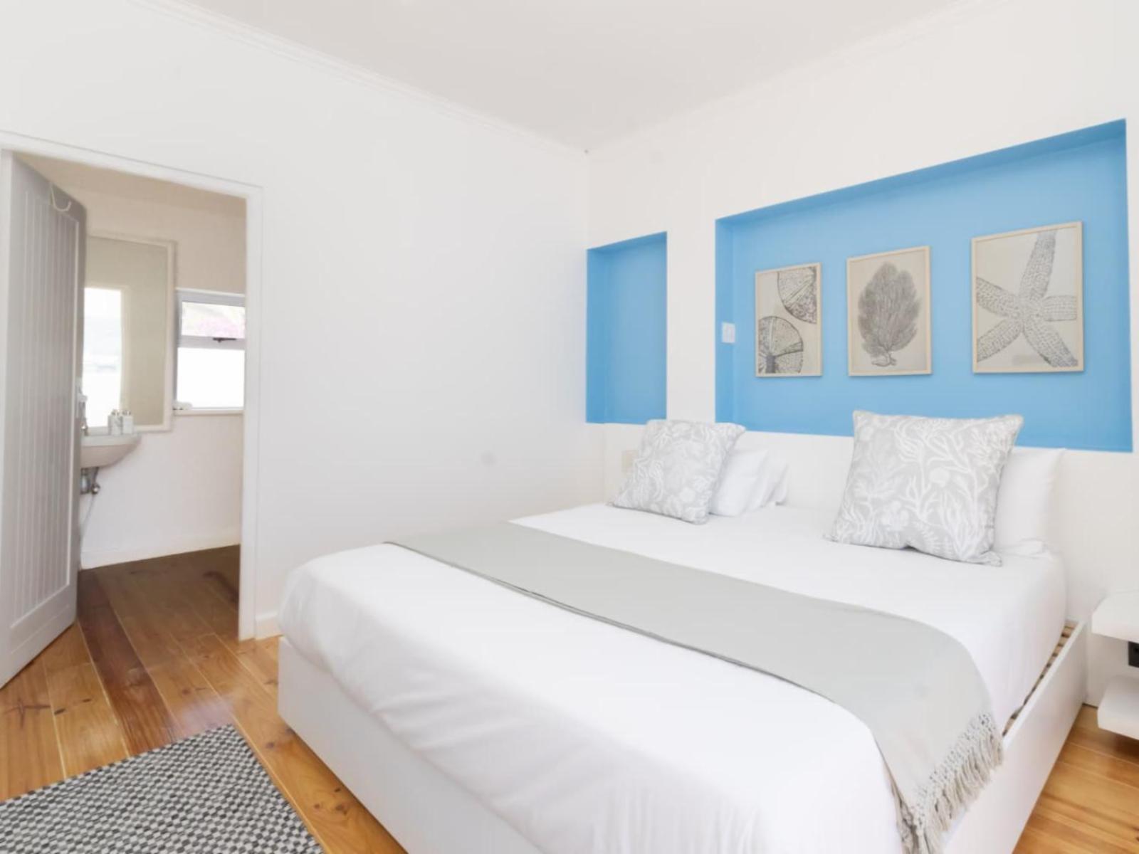 Room 1 — Photo of the whole room