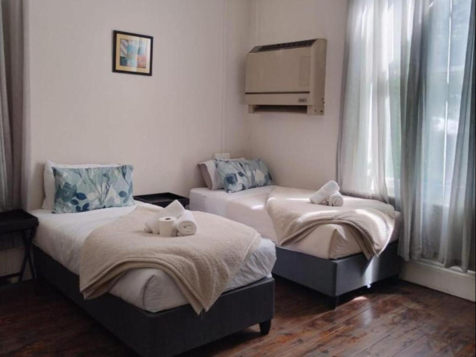 Room 2 — Photo of the whole room
