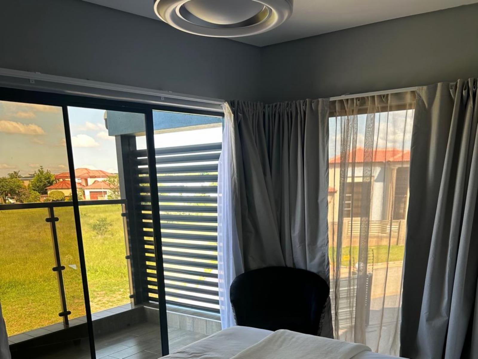 Room 2 — Photo of the whole room