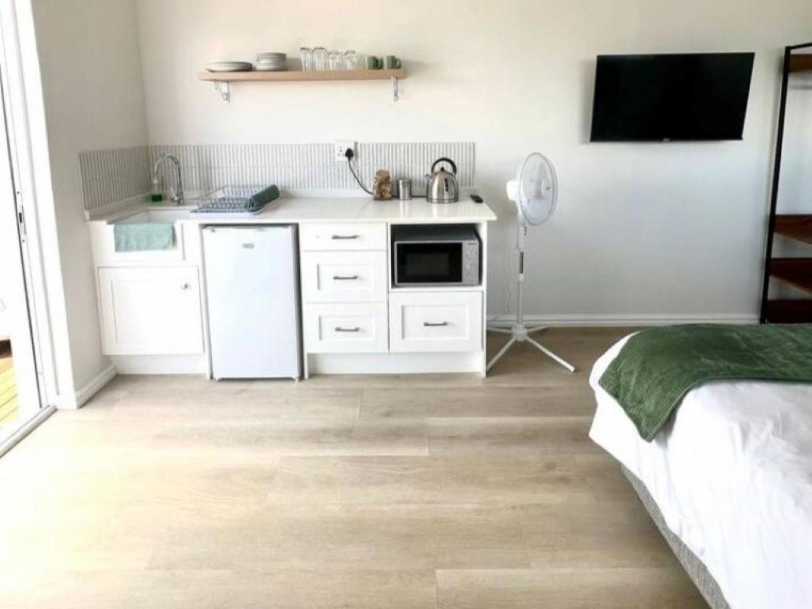 Room 1 — TV and multimedia