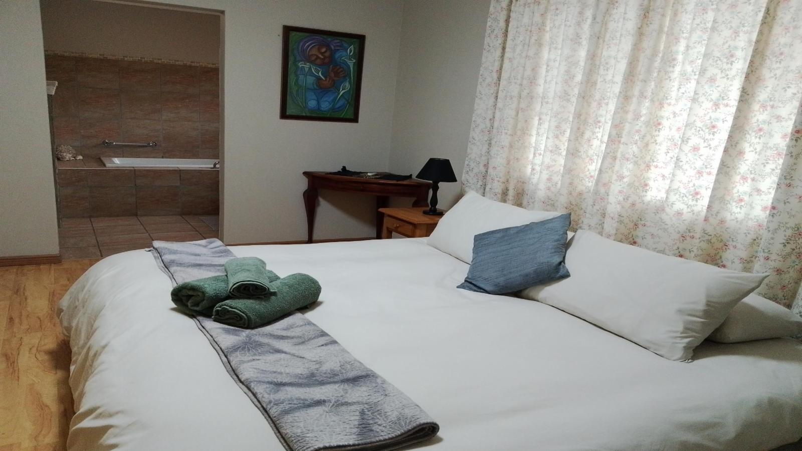 Room 1 — Photo of the whole room