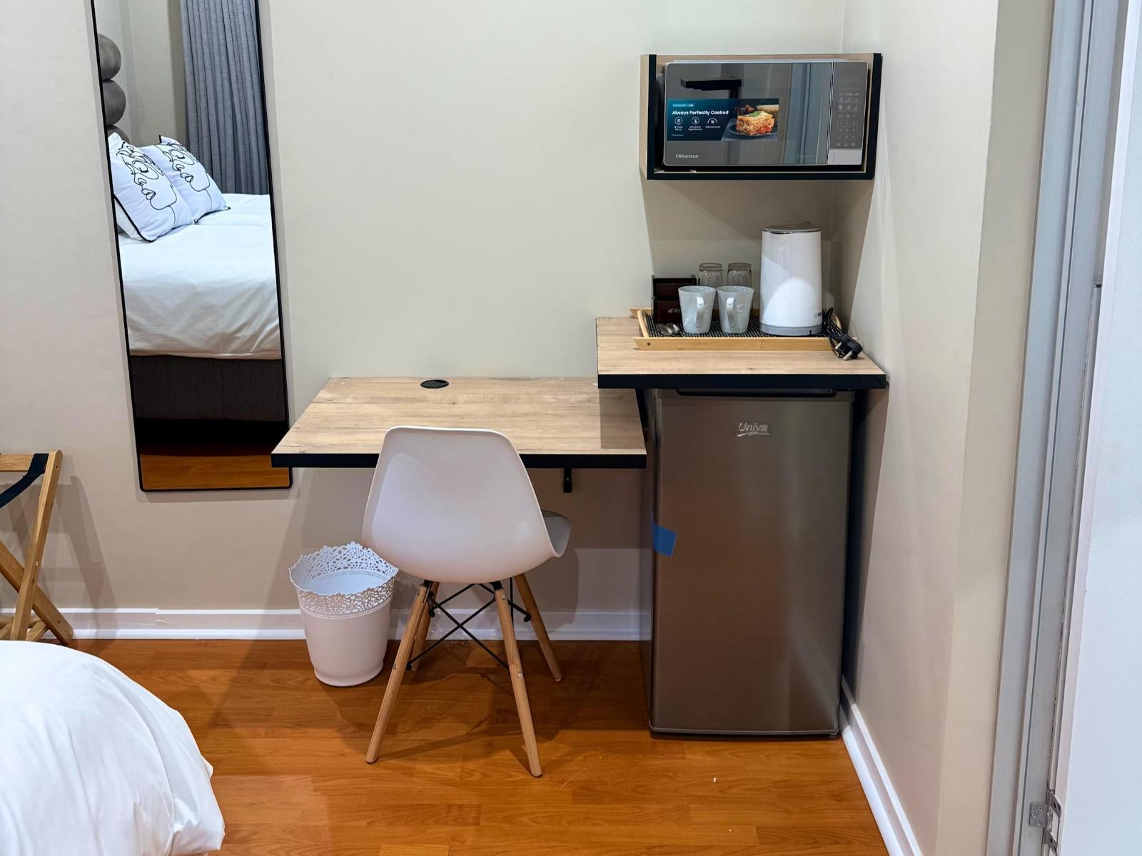 Room 1 — Coffee/tea facilities