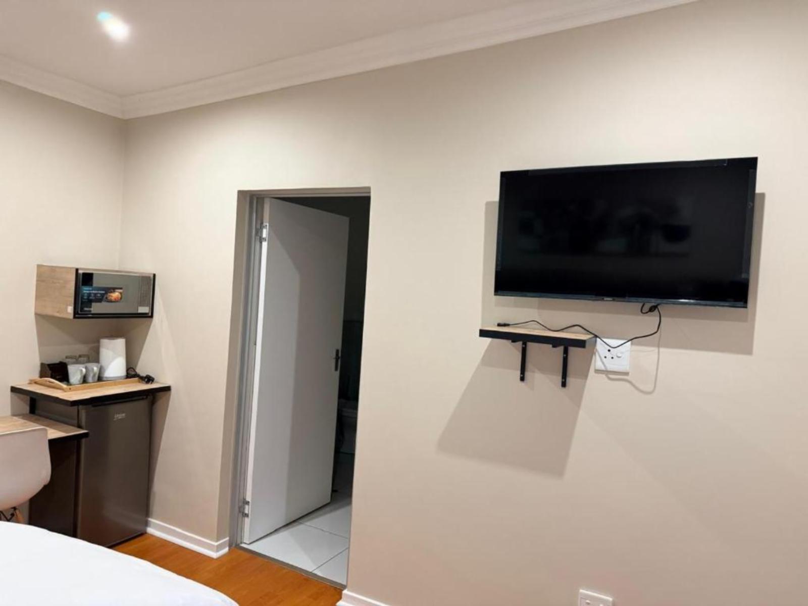 Room 2 — Coffee/tea facilities