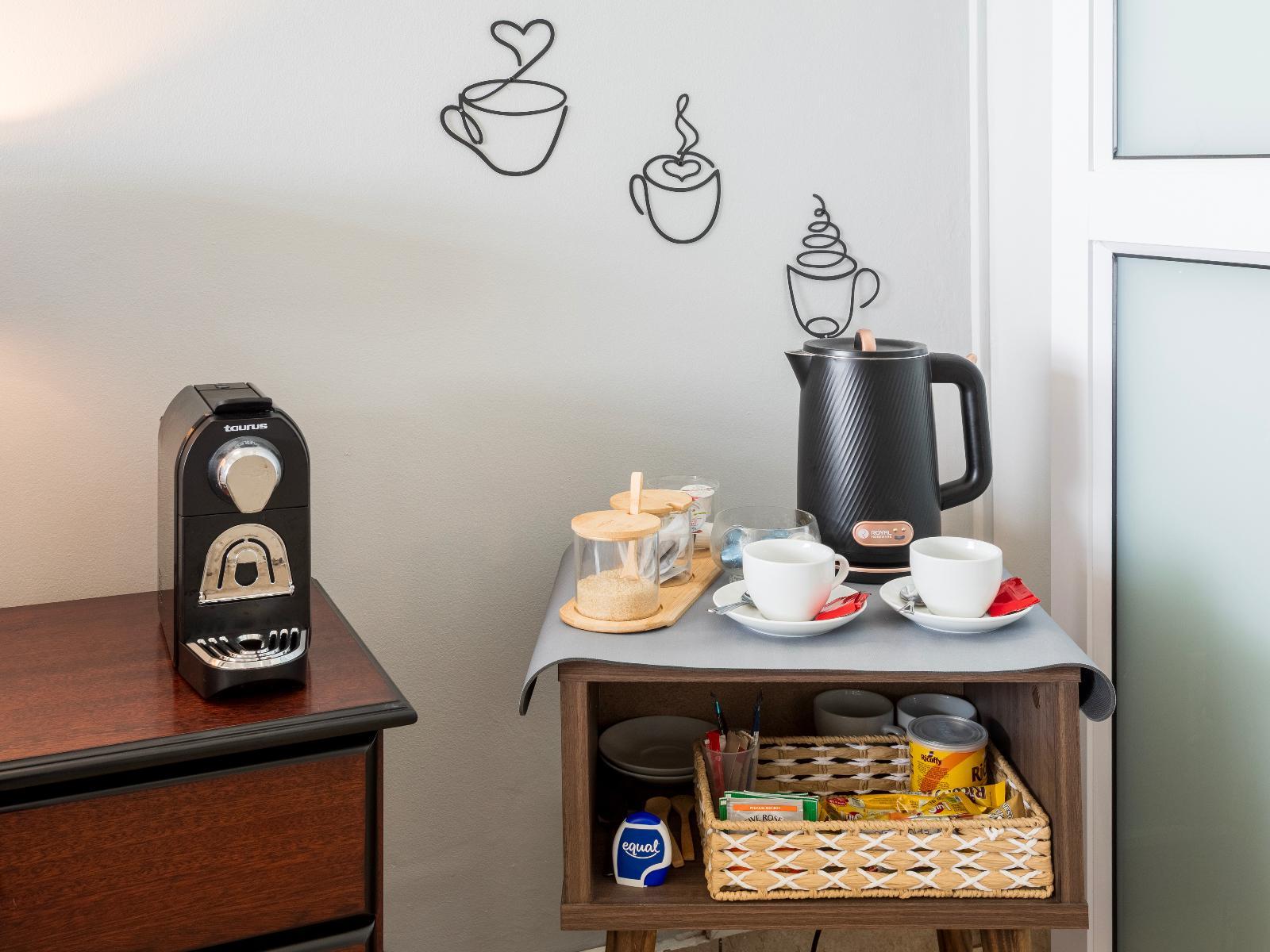 Room 1 — Coffee/tea facilities