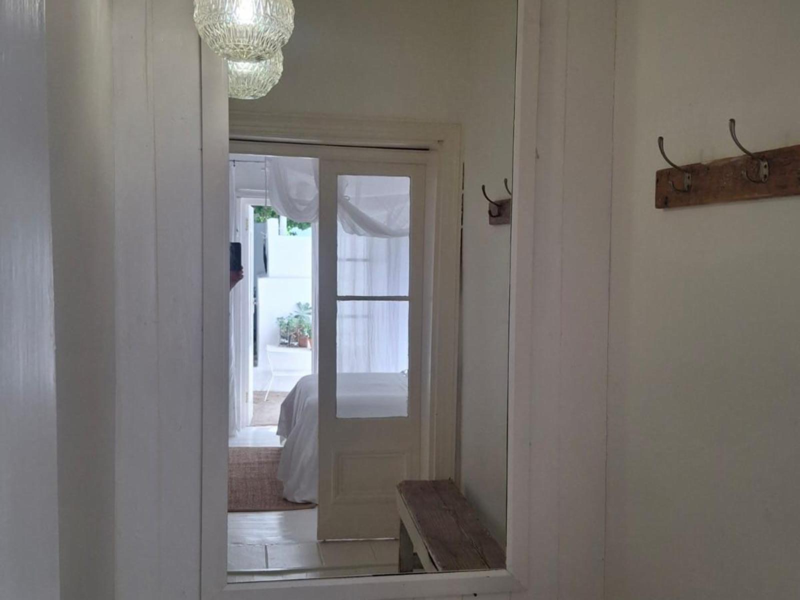 Room 1 — Decorative detail