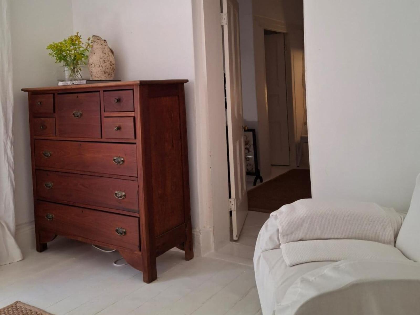 Room 1 — Decorative detail