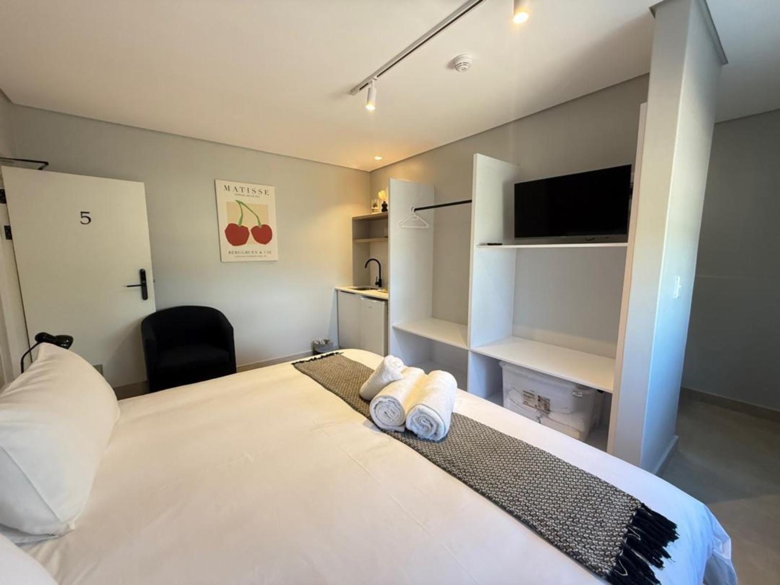 Room 1 — Photo of the whole room