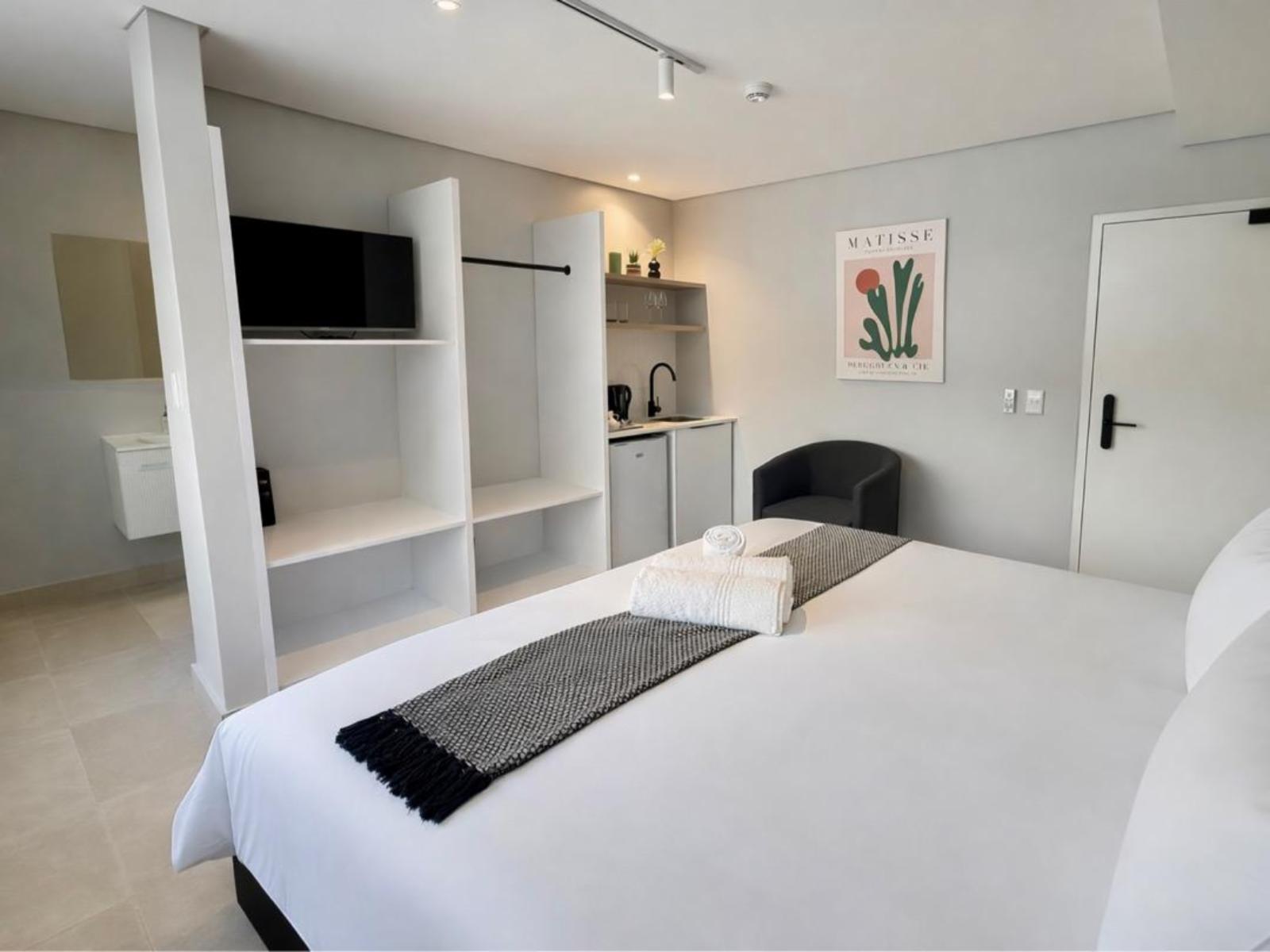 Room 2 — Photo of the whole room