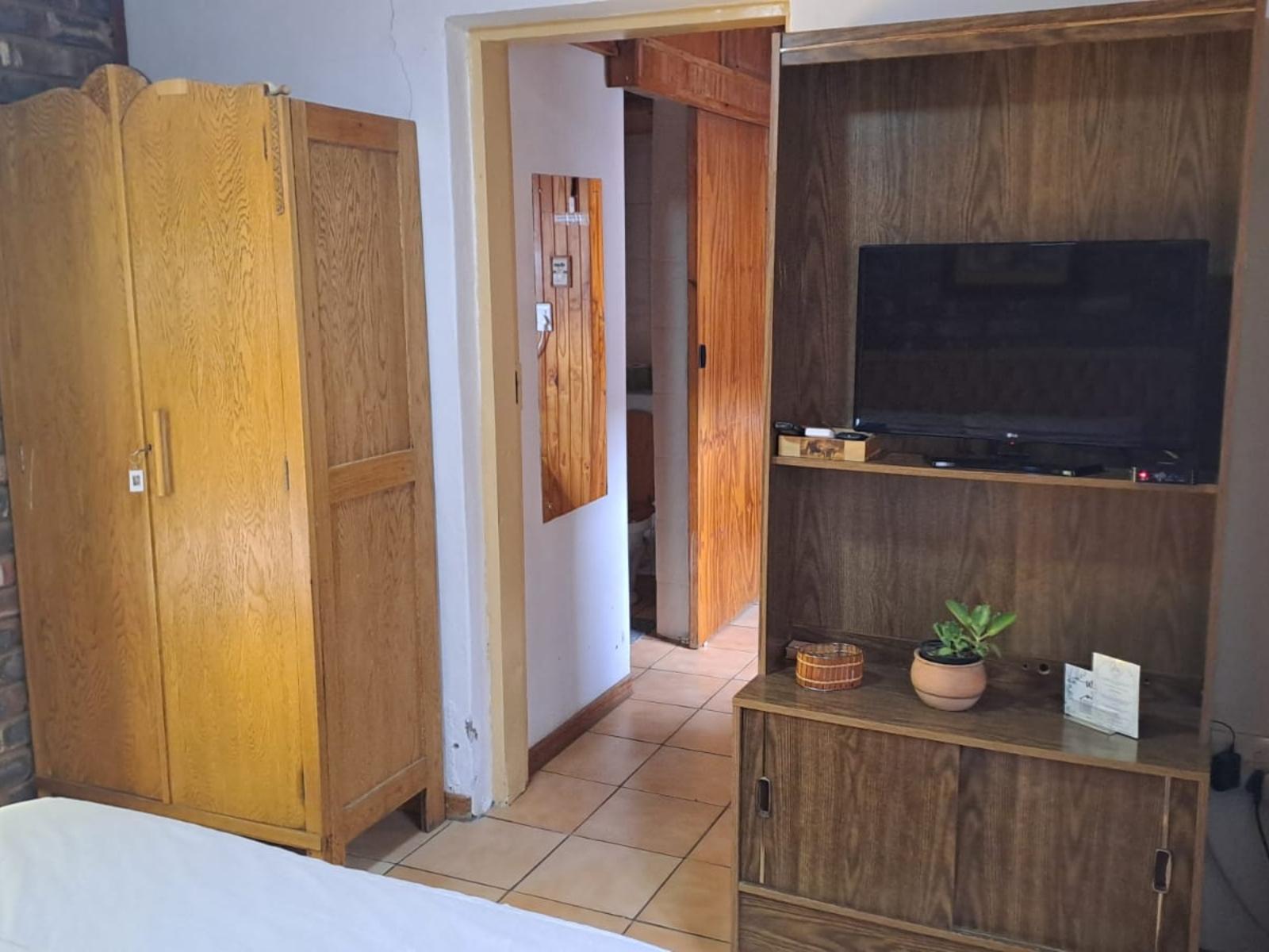 Room 1 — TV and multimedia