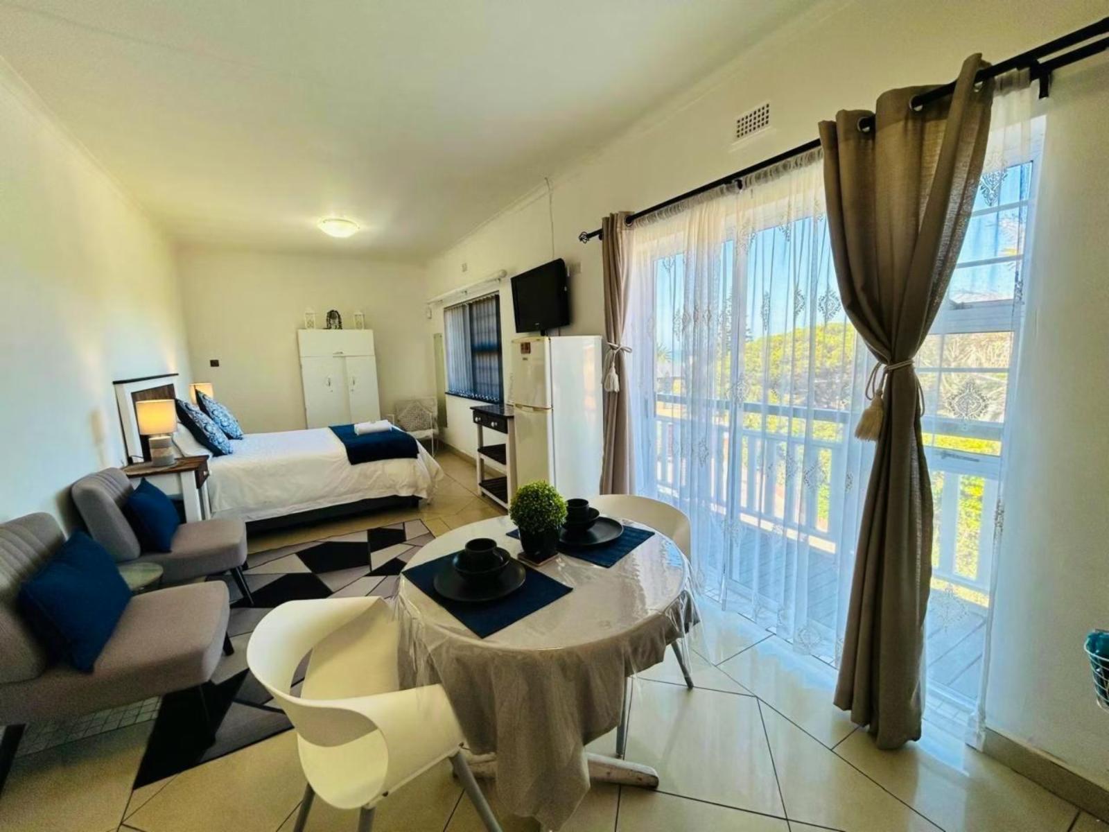 Room 2 — Photo of the whole room