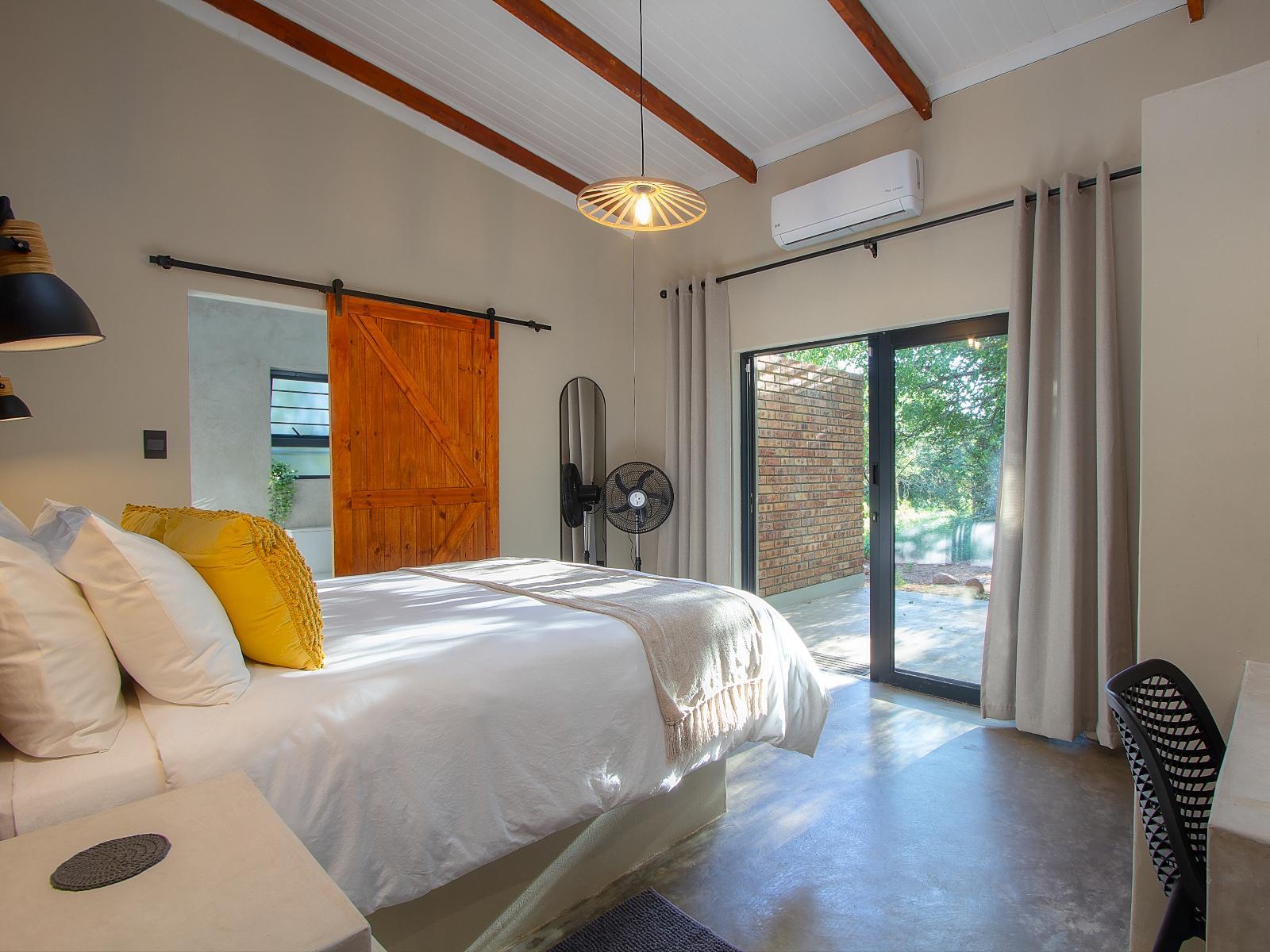 Room 1 — Photo of the whole room