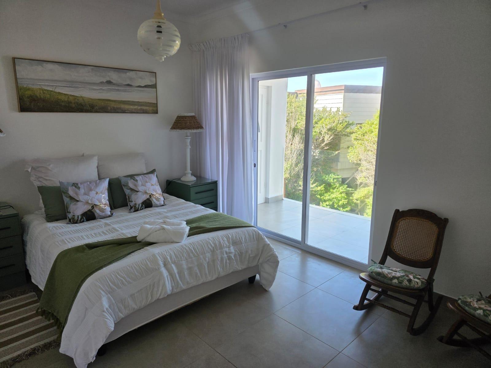 Room 1 — Photo of the whole room