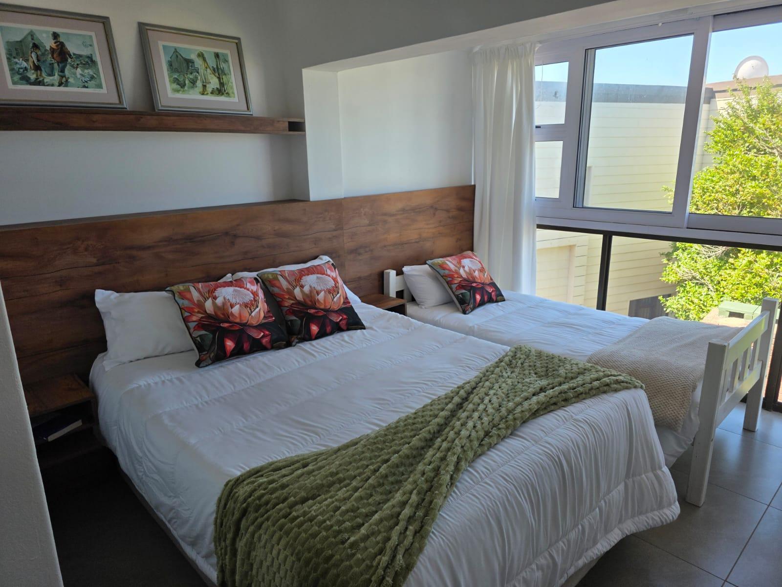 Room 1 — Photo of the whole room